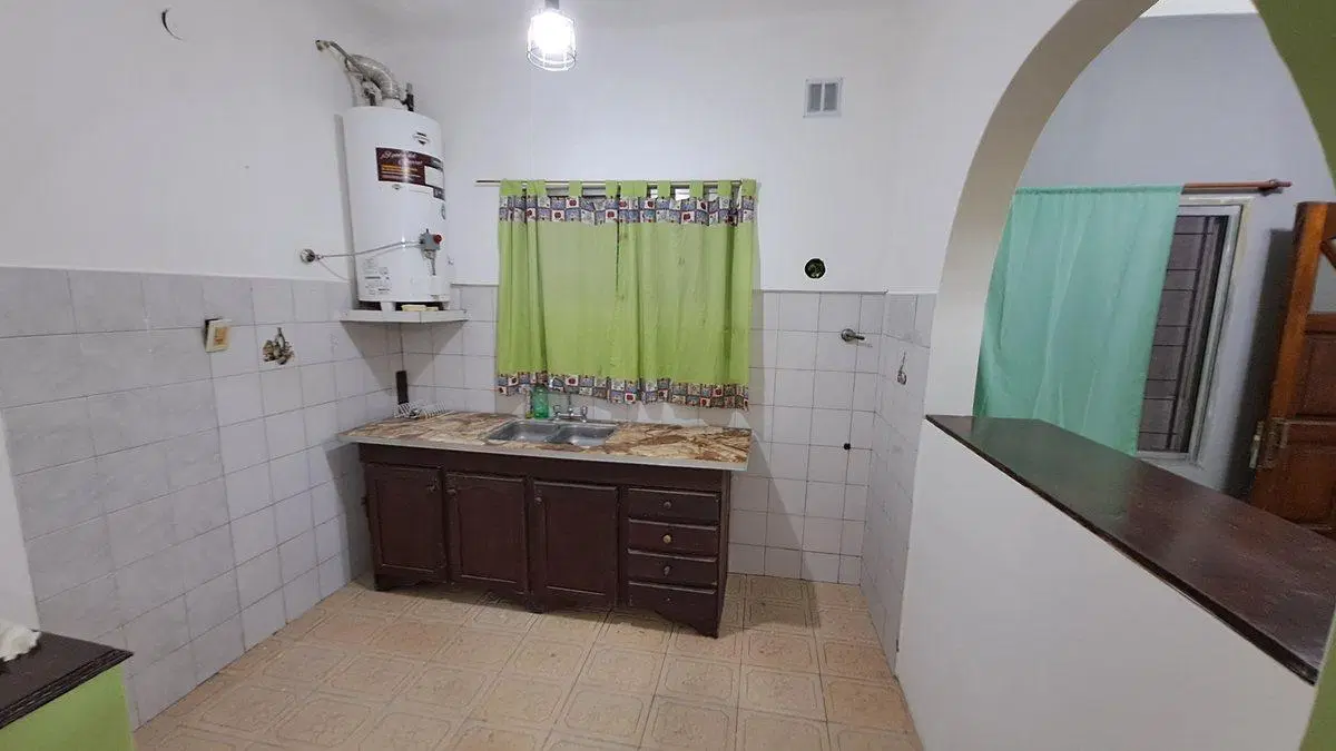 Alquiler Casa con Cochera y Quincho Quilmes 3