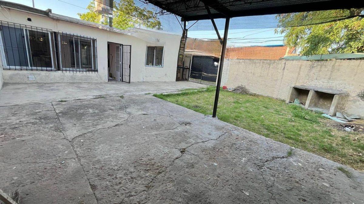 VENTA DE CASA EN BERAZATEGUI