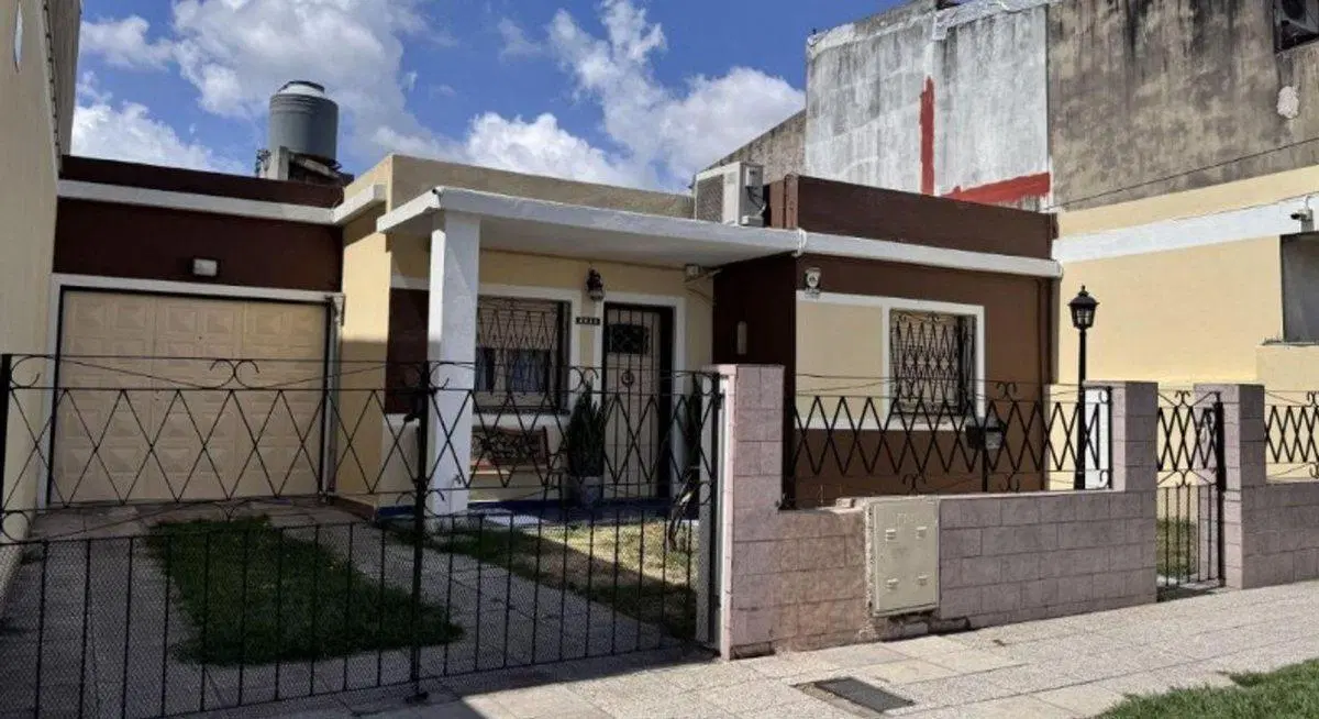 VENTA CASA FLORENCIO VARELA 2