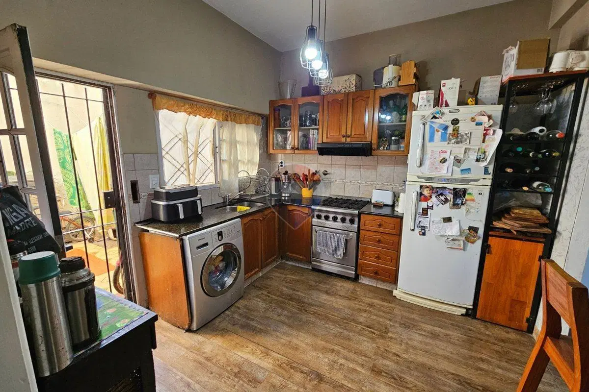 VENTA CASA 5 AMBIENTES CON GARAGE - QUILMES OESTE 4