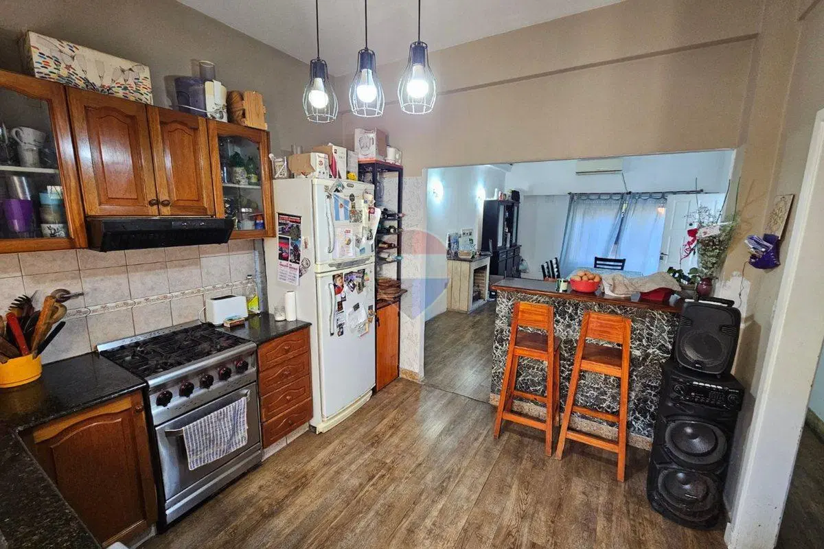 VENTA CASA 5 AMBIENTES CON GARAGE - QUILMES OESTE 2