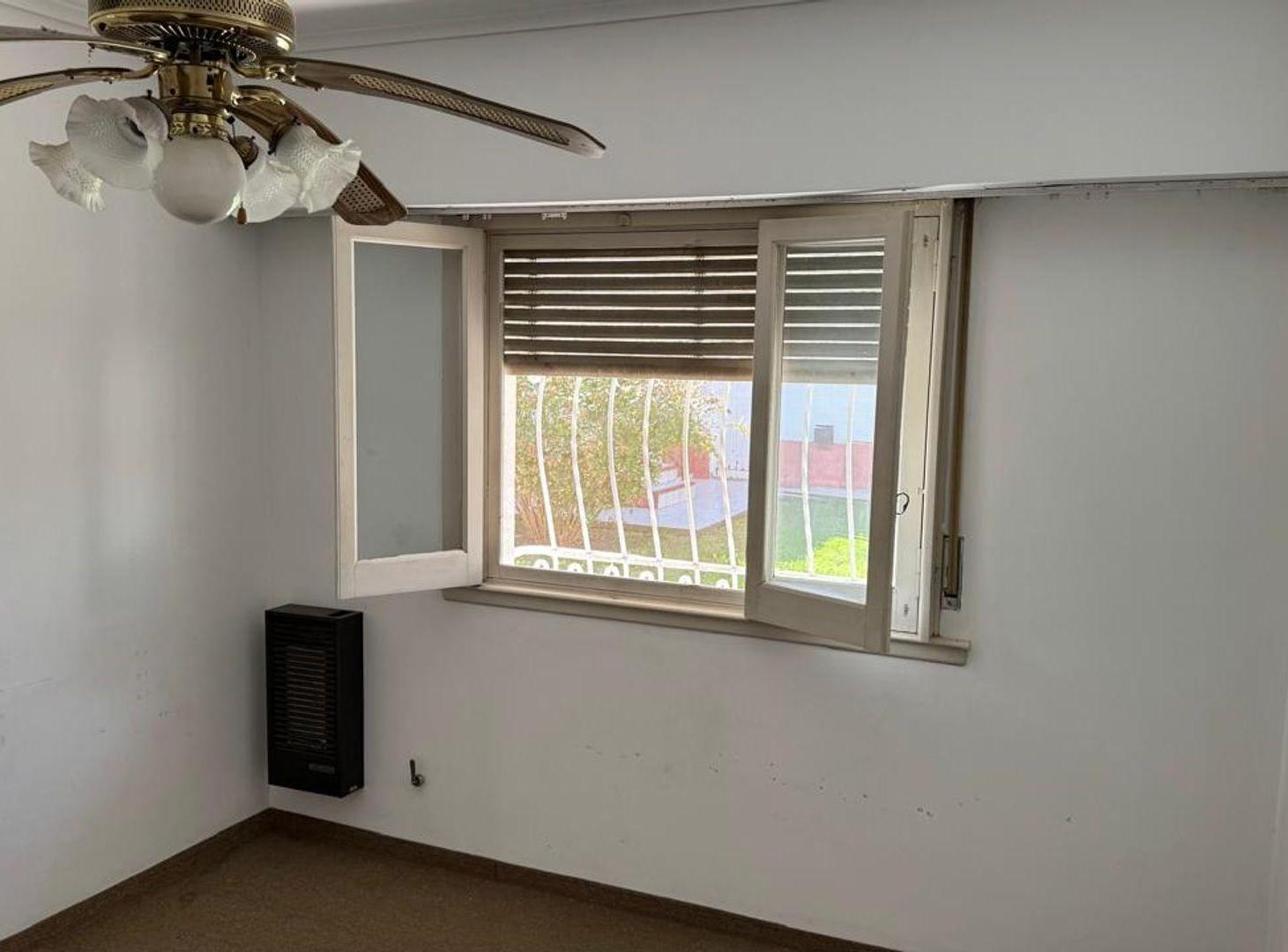 Foto de Casa 3 ambientes con patio Quilmes Oeste, imagen 1