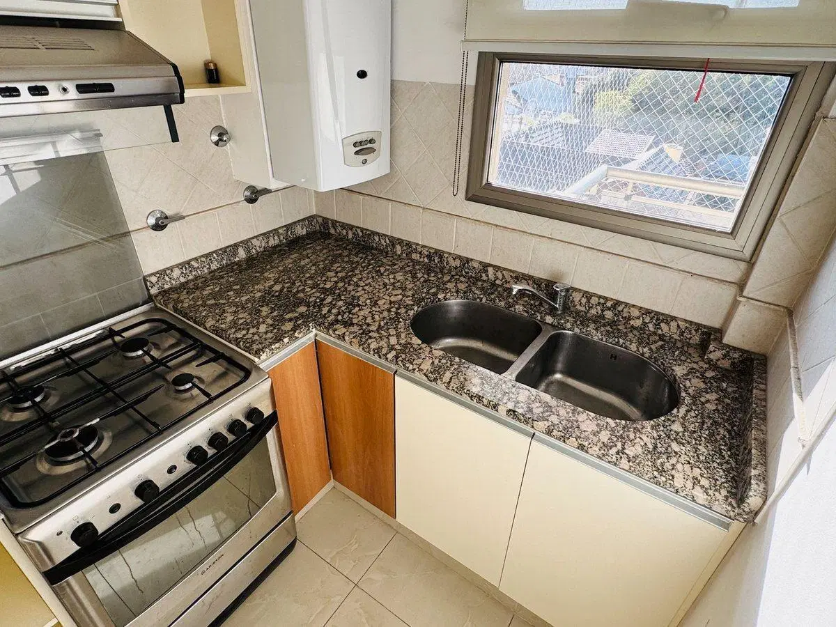 VENTA DEPARTAMENTO 3 AMBIENTES C/COCHERA EN BERNAL 4