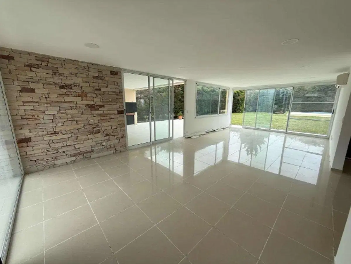CASA VENTA 5 AMBIENTES VILLAGE DEL PARQUE 2