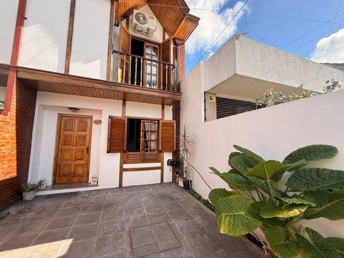 VENTA DUPLEX 4 AMB c PATIO Y COCHERA QUILMES CRED.