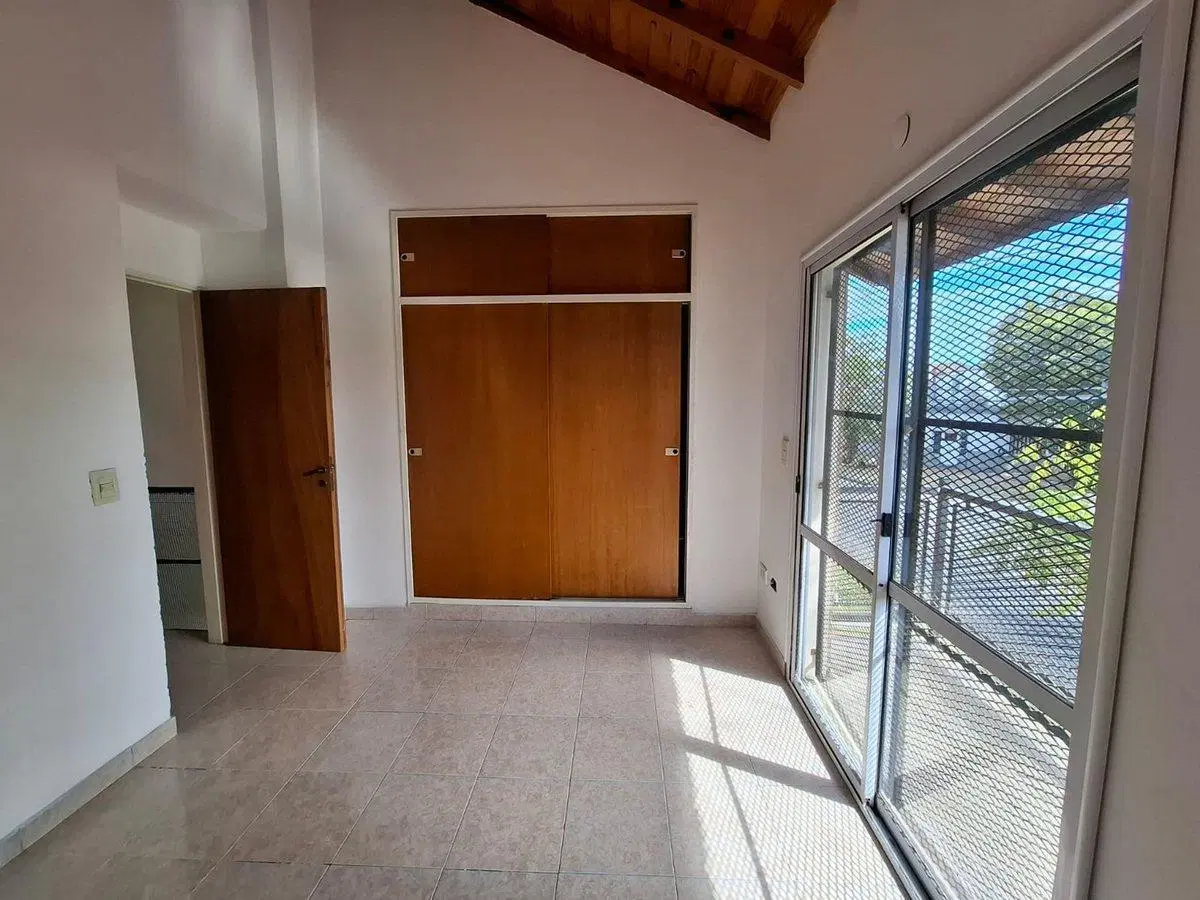 VENTA PH  3 AMBIENTES COCHERA SARANDI AVELLANEDA 2