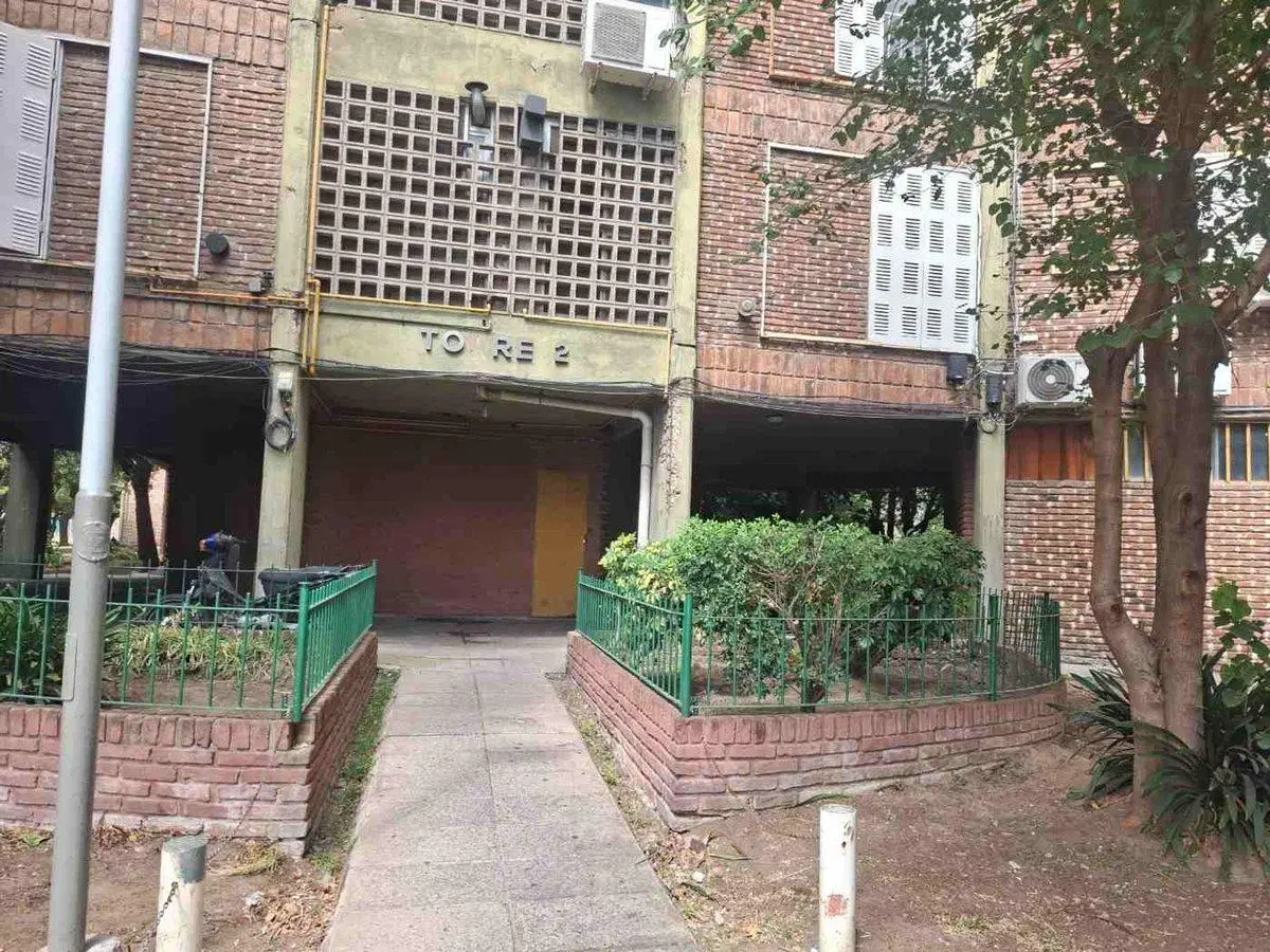 VENTA Depto 4 ambientes. Sarandi. Avellaneda 3