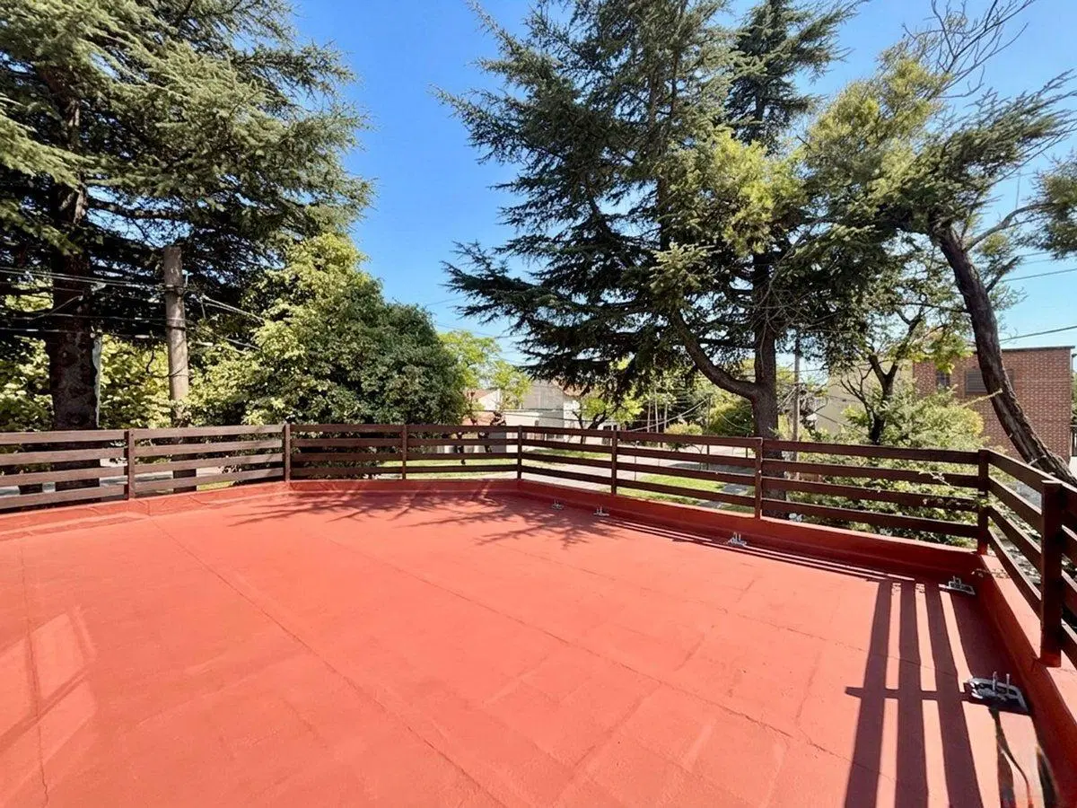 Venta Casa 3 amb + altillo + cochera Quilmes Oeste 2