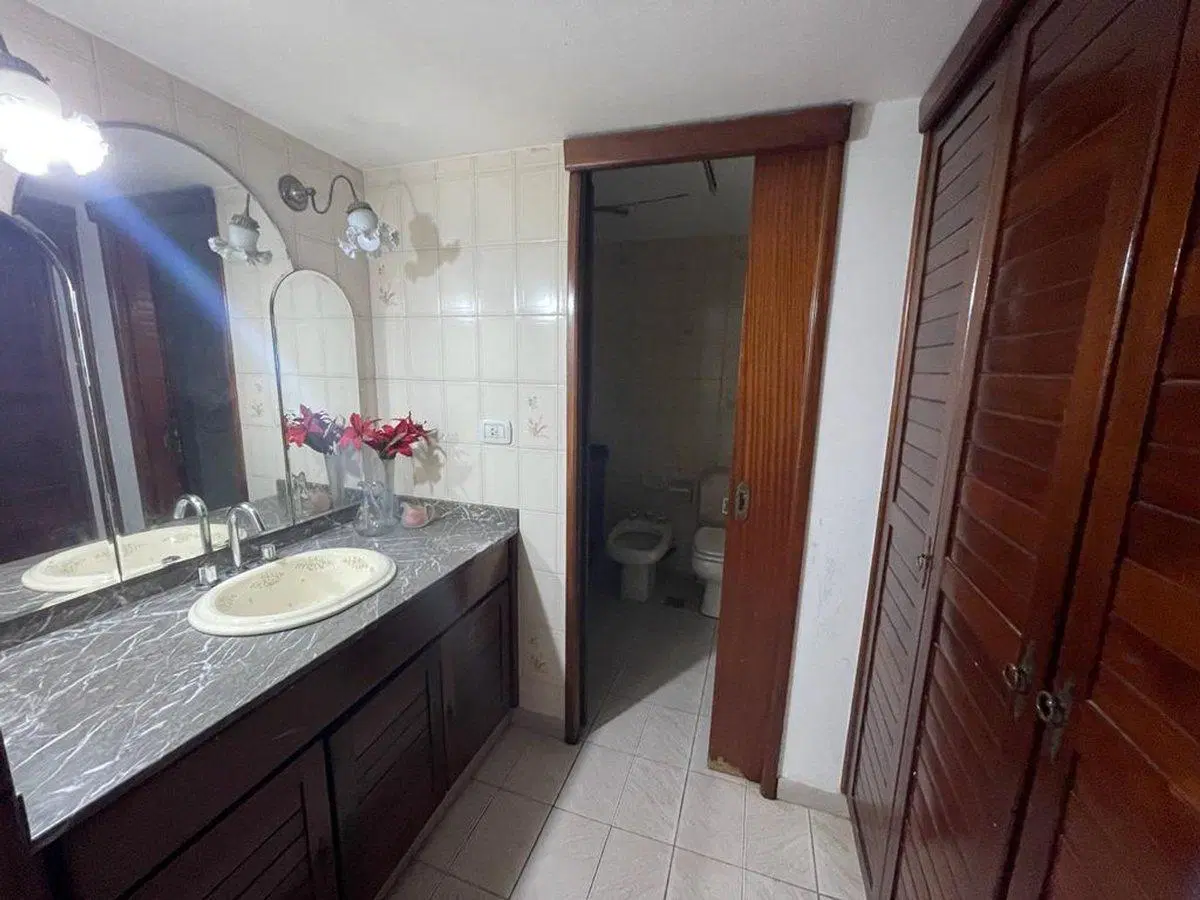 VENTA CASA 4 AMBIENTES CON PISCINA WILDE CENTRO 4