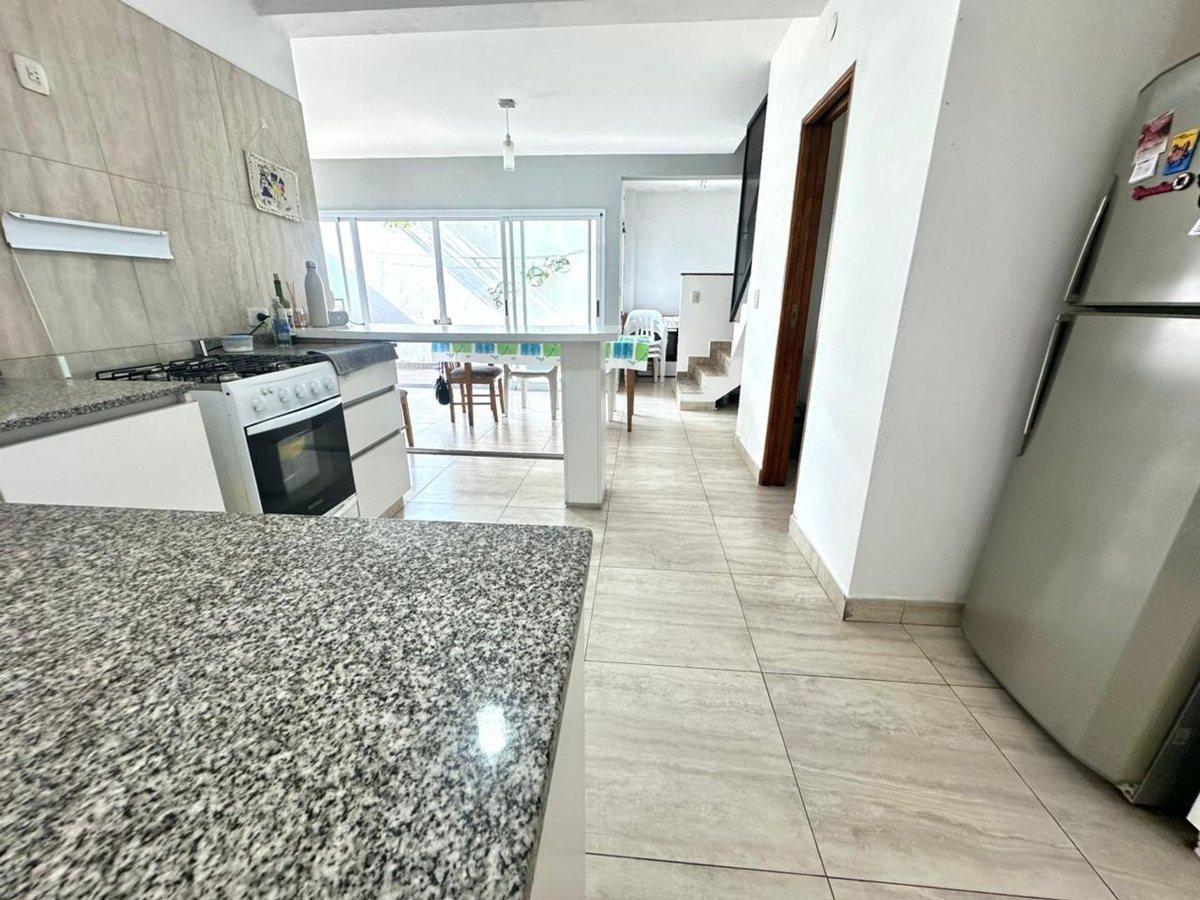 VENTA PH 3 AMBIENTES CON PATIO BERNAL