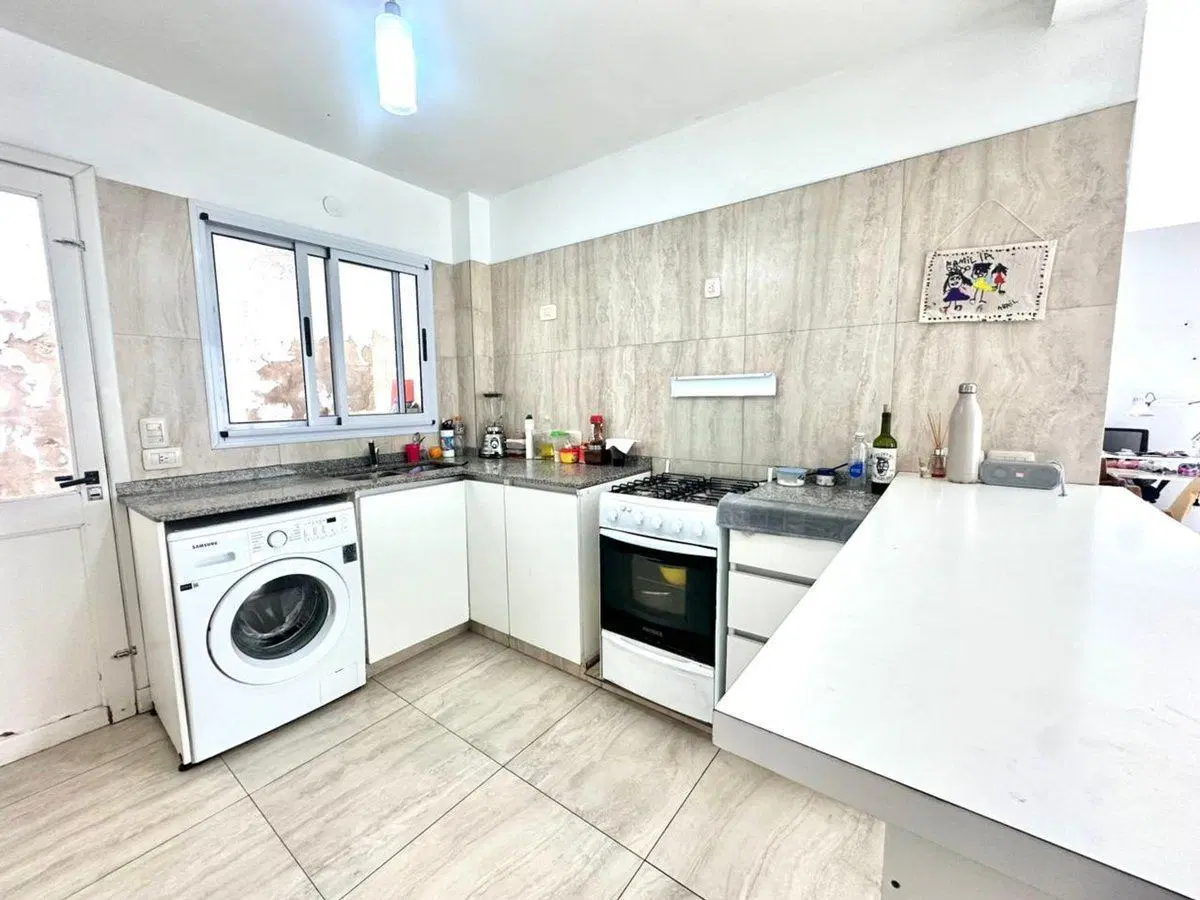 VENTA PH 3 AMBIENTES CON PATIO BERNAL 5