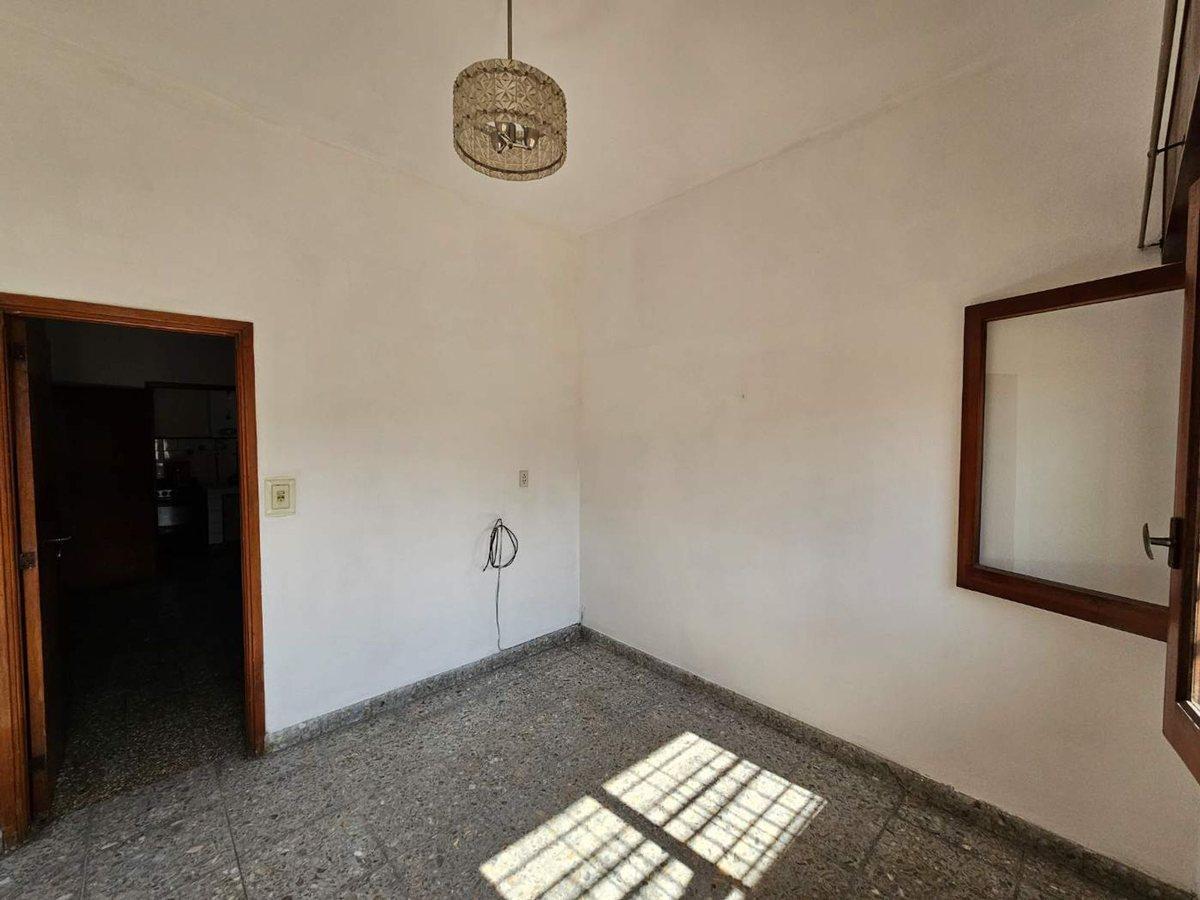 VENTA CASA 4 AMBIENTES CON PATIO EN BERNAL