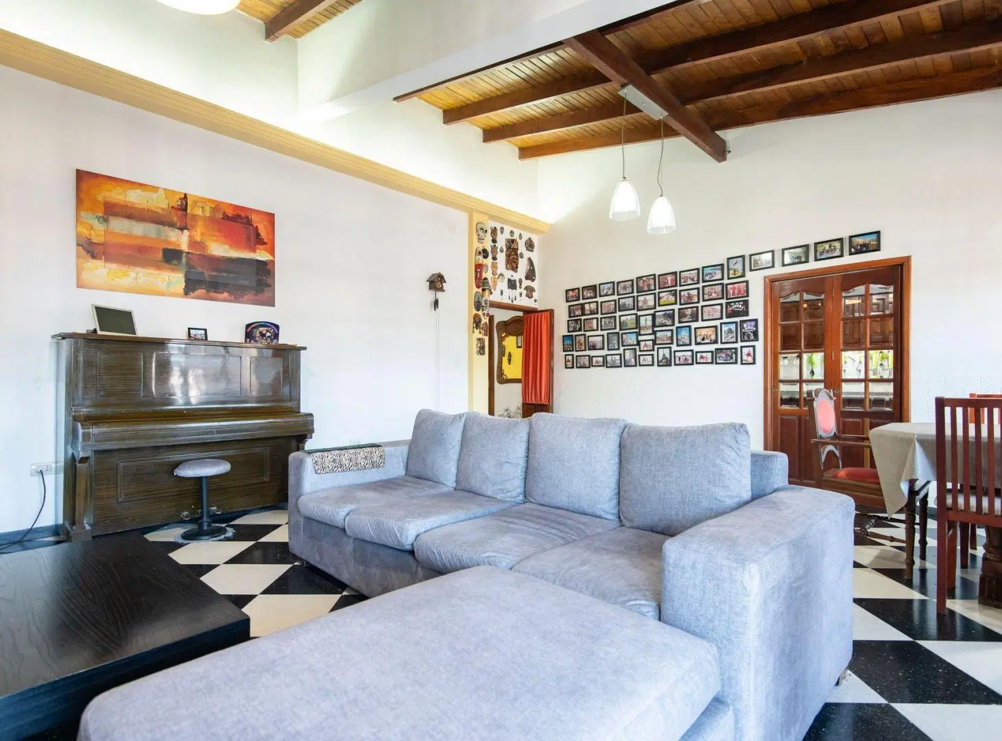 Venta Dos Casas con Cochera Quilmes 4