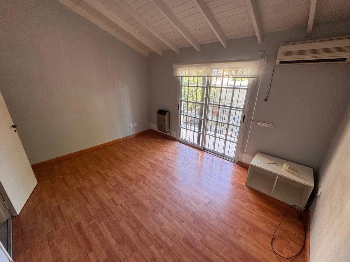 VENTA PH TIPO CASA 4 AMB C/ COCHERA EN QUILMES 2