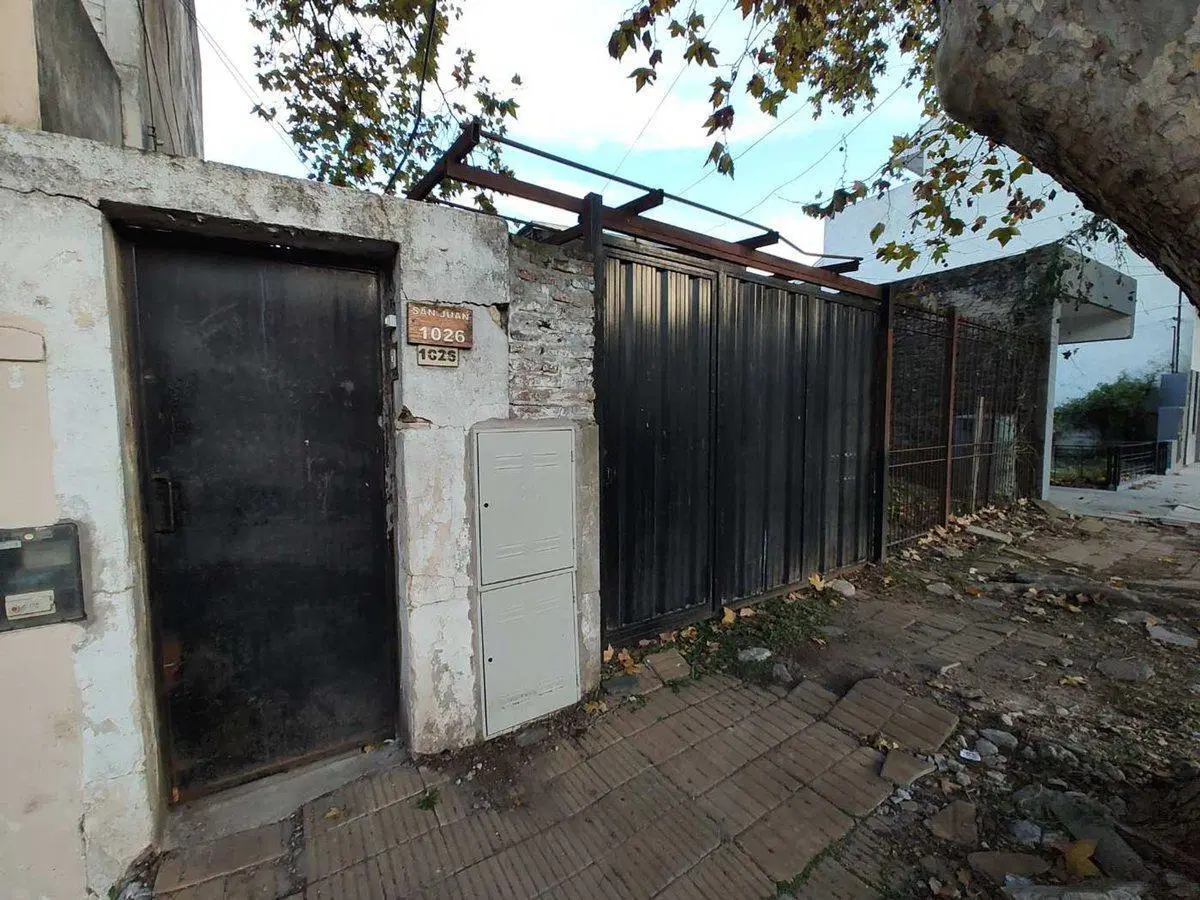 Excelente Terreno con vivienda en Quilmes 2