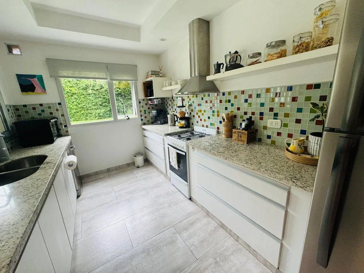 CASA VENTA FINCAS DE HUDSON CON PILETA 4 AMBIENTES 4