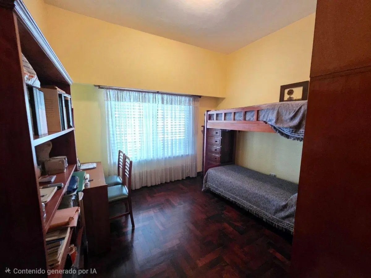 VENTA CASA 3 AMBIENTES C JARDIN Y COCHERA QUILMES 5