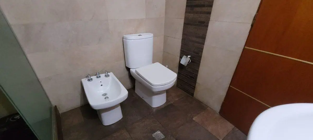 CASA EN VENTA 4 AMBIENTES BERAZATEGUI 2