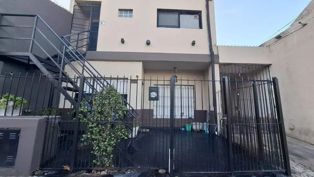 VENTA EN BLOQUE DE CASA PH  QUILMES 2
