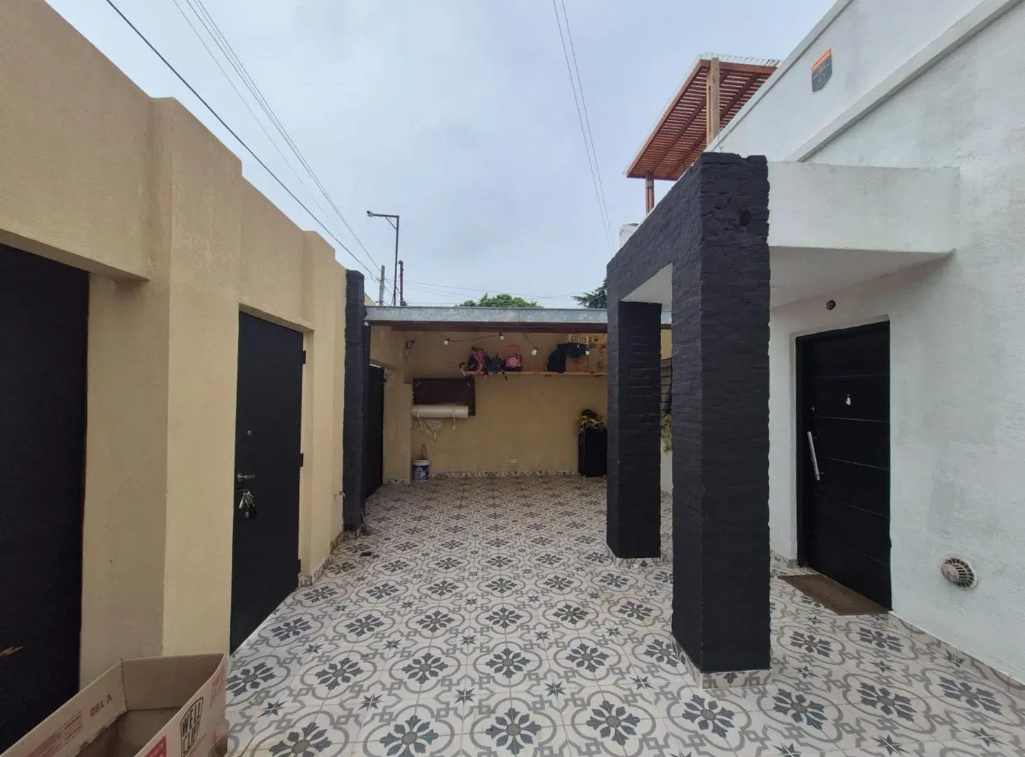 CASA EN VENTA - BARRIO PARQUE BERNAL 3