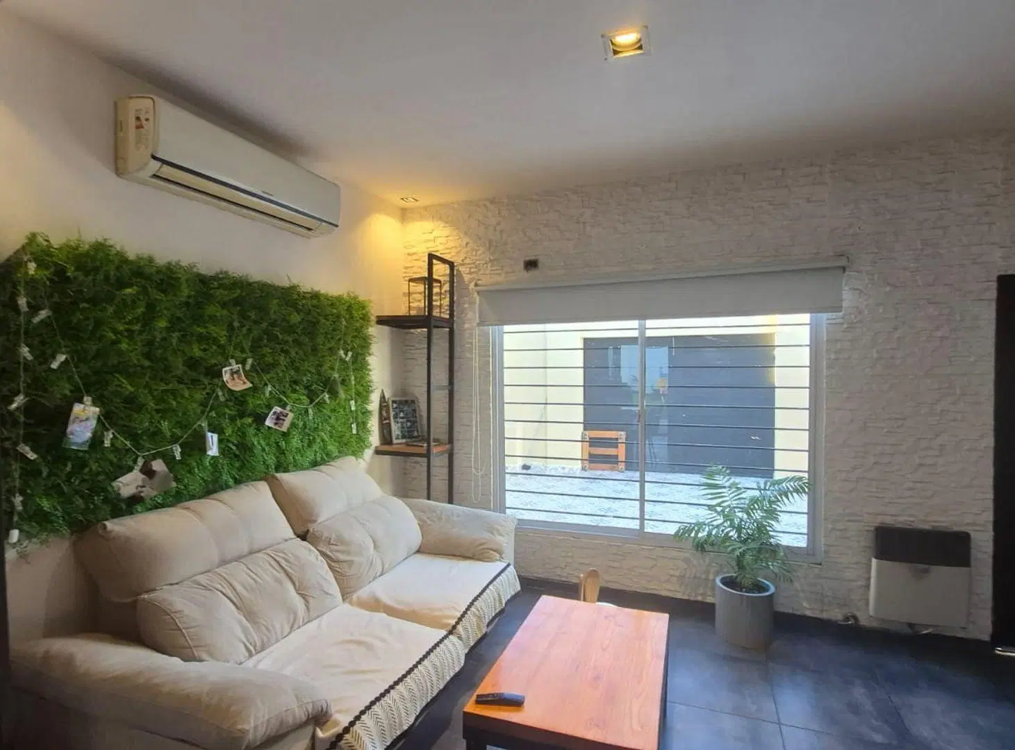 CASA EN VENTA - BARRIO PARQUE BERNAL 8