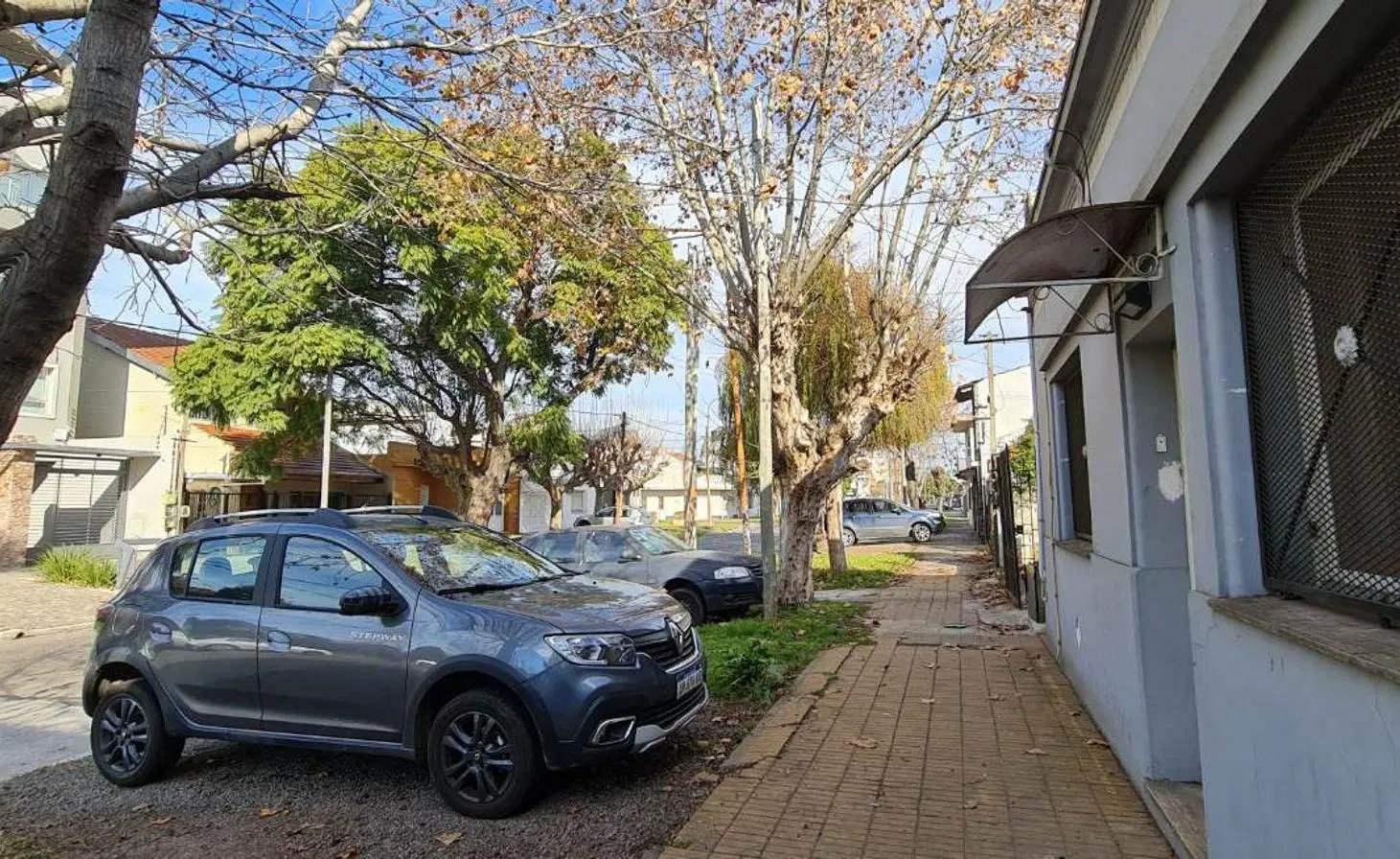 VENTA CASA 4 AMBIENTES AMPLIO FONDO QUILMES CENTRO 5
