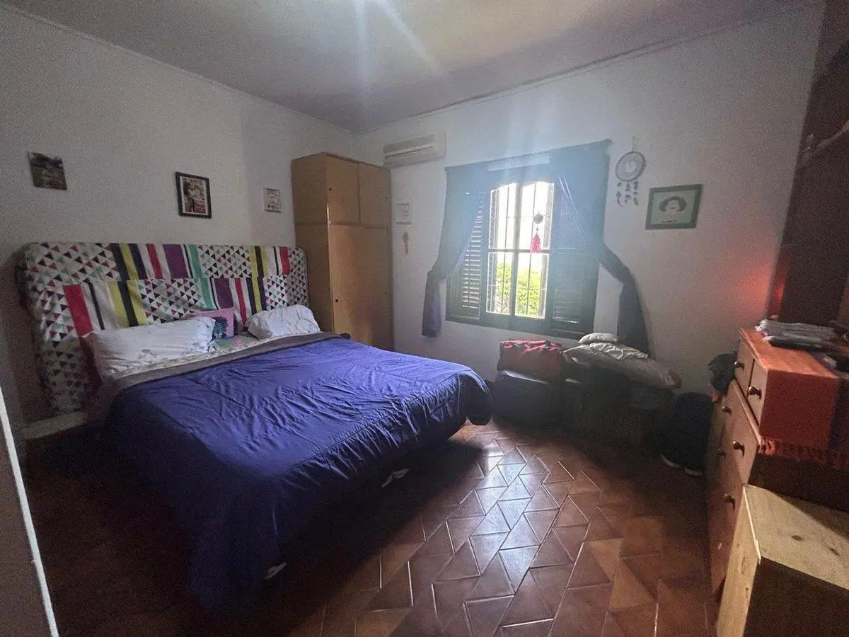 CASA EN VENTA 5 AMBIENTES CON PATIO BERNAL 5