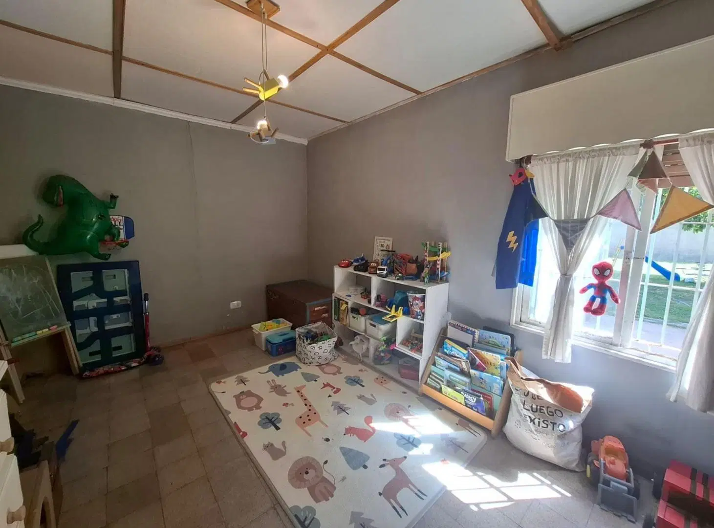 VENTA CASA 3 AMBIENTES COCHERA VARELA 5