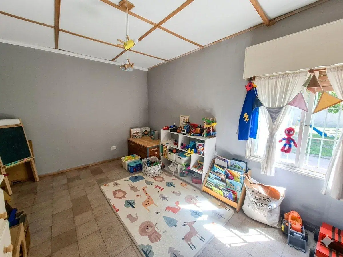 VENTA CASA 3 AMBIENTES COCHERA VARELA 8