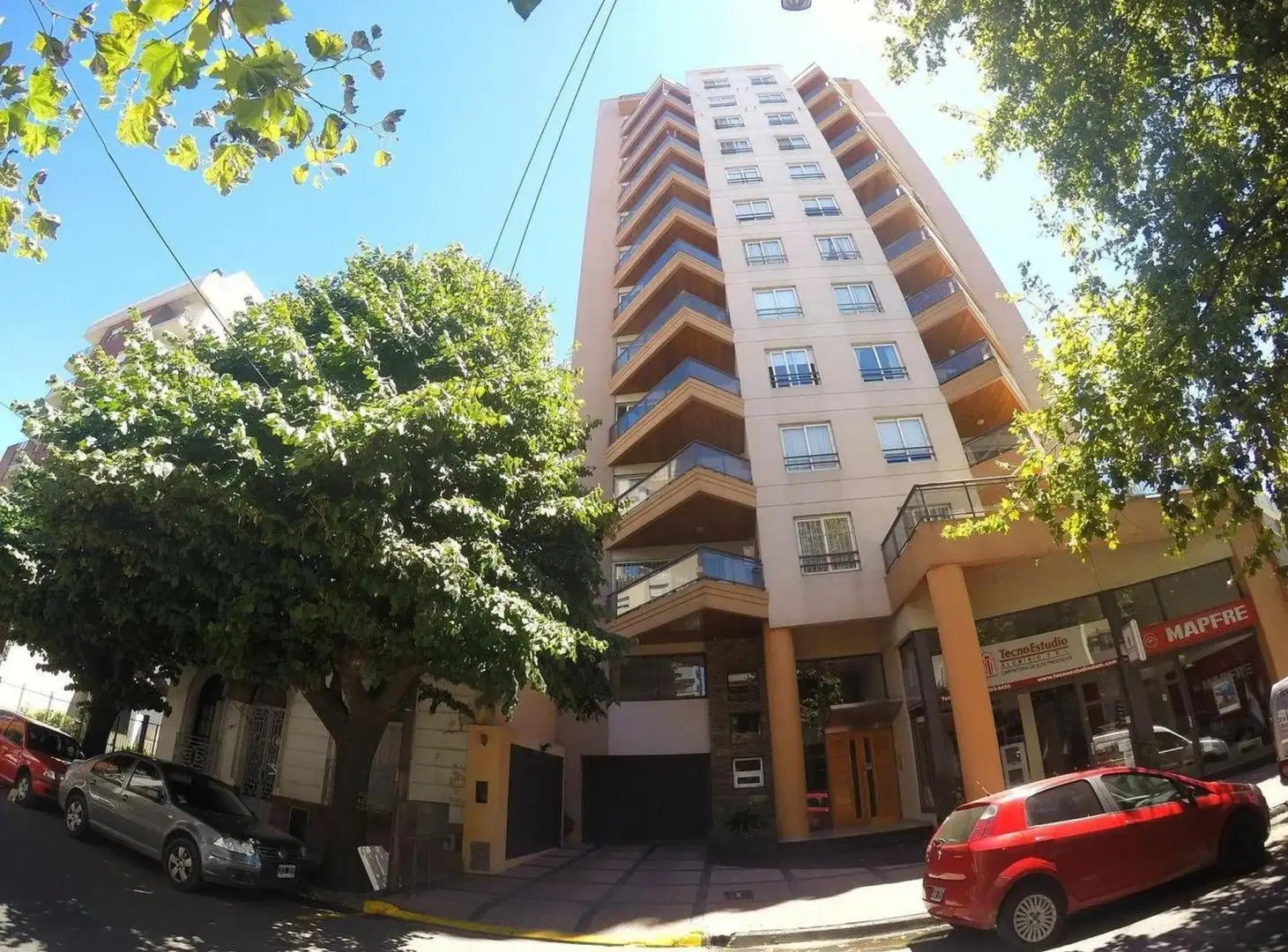 DEPARTAMENTO 3 AMBEINTES CON COCHERA APTO CREDITO 2
