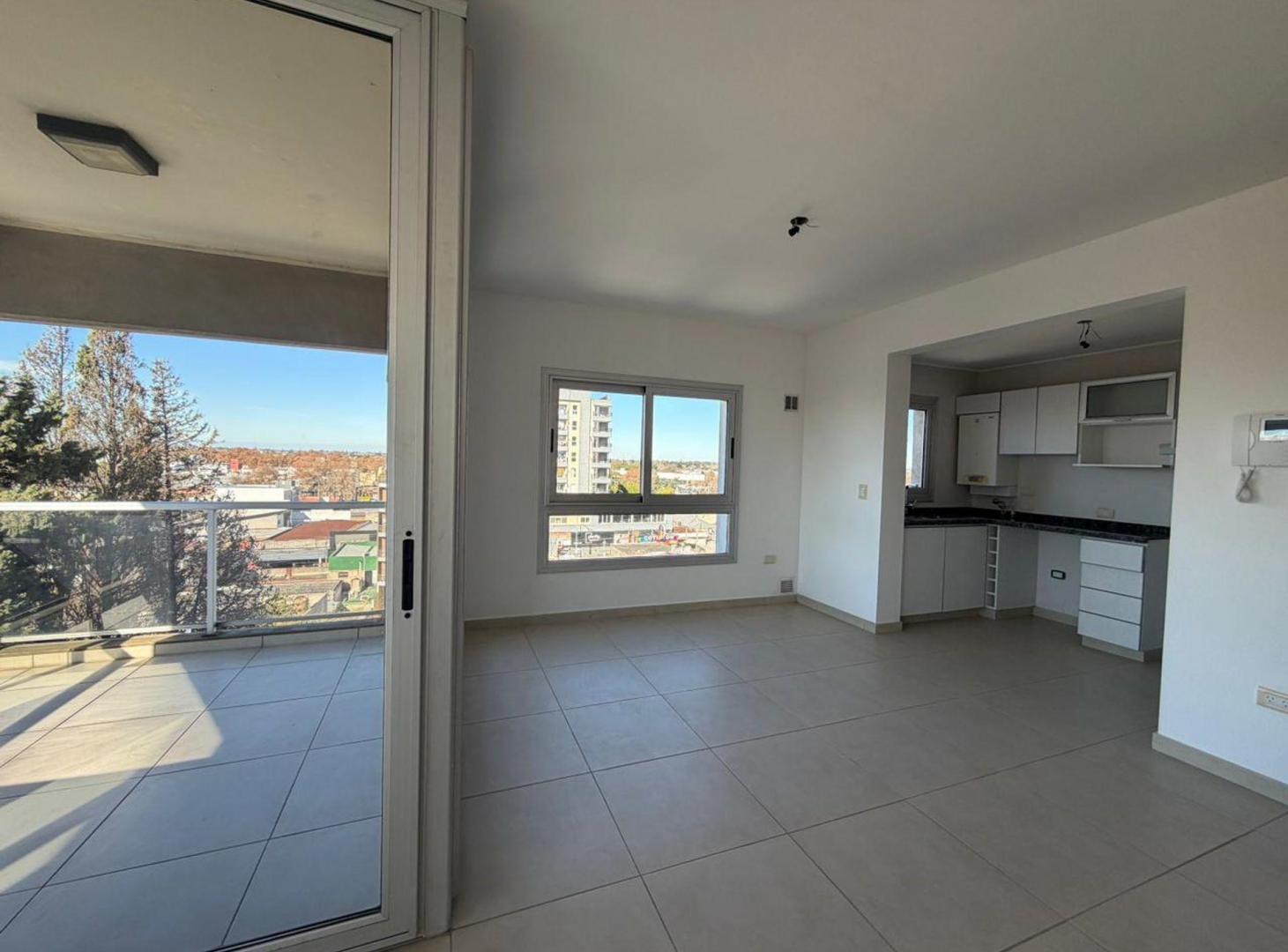 Foto de VENTA DEPARTAMENTO 3 AMBIENTES CON COCHERA VARELA, imagen 1