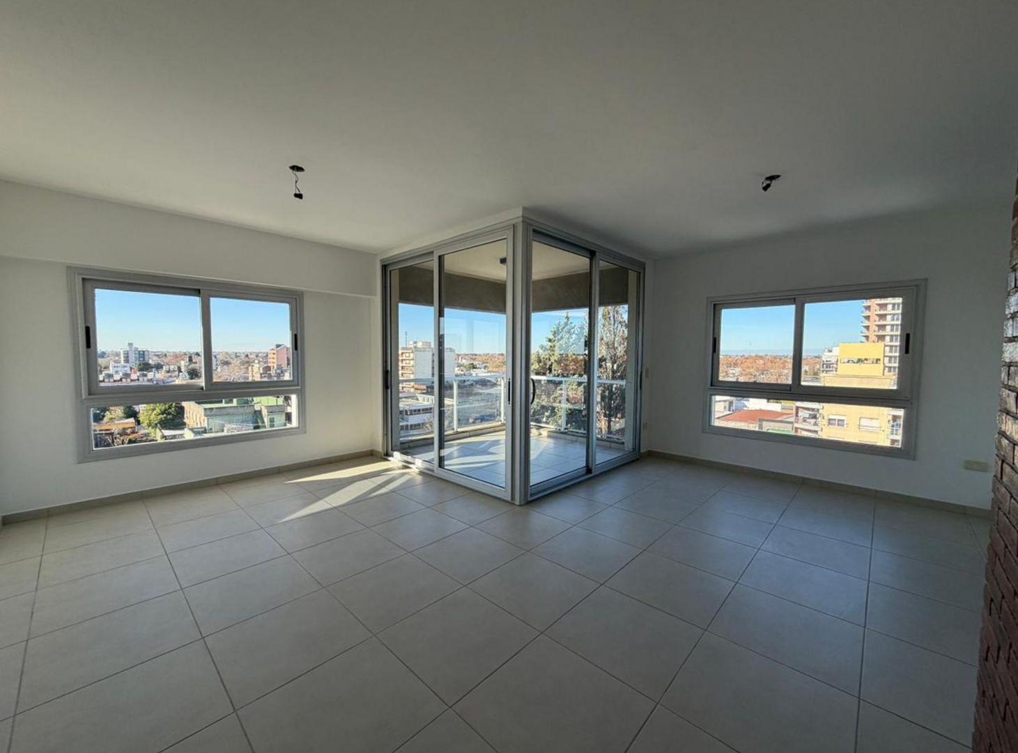 Foto de VENTA DEPARTAMENTO 3 AMBIENTES CON COCHERA VARELA, imagen 2