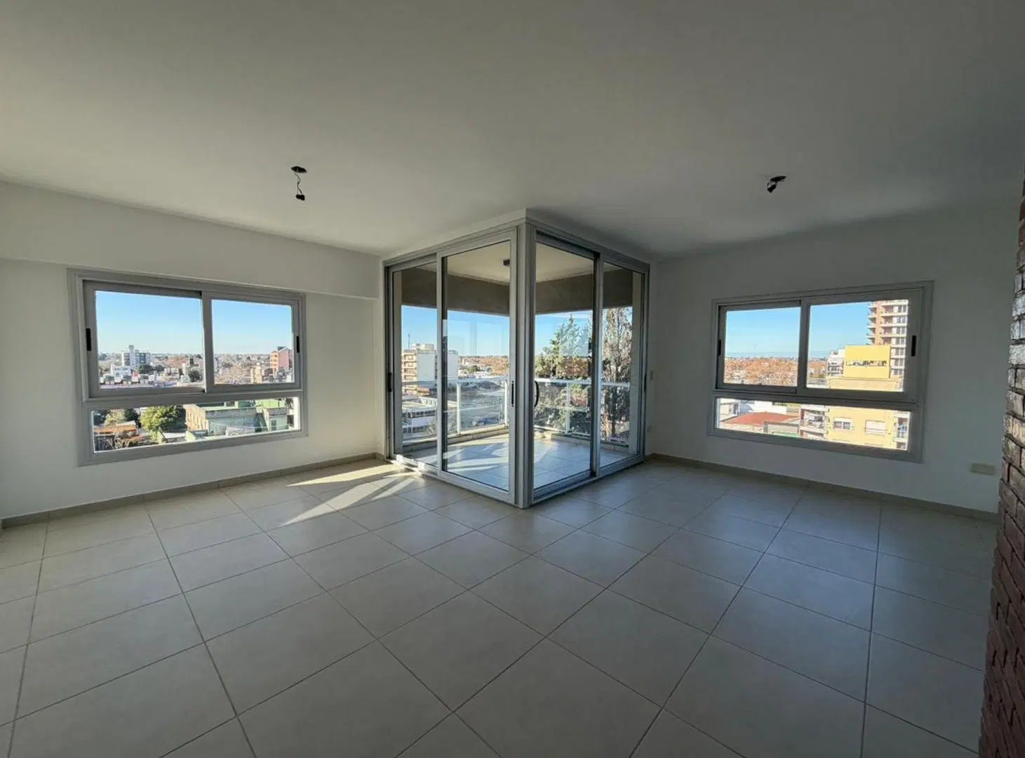 VENTA DEPARTAMENTO 3 AMBIENTES CON COCHERA VARELA 2