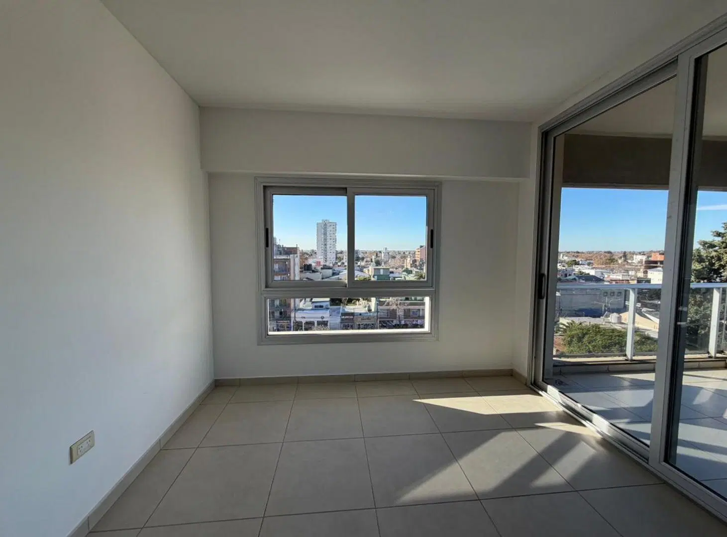 VENTA DEPARTAMENTO 3 AMBIENTES CON COCHERA VARELA 3