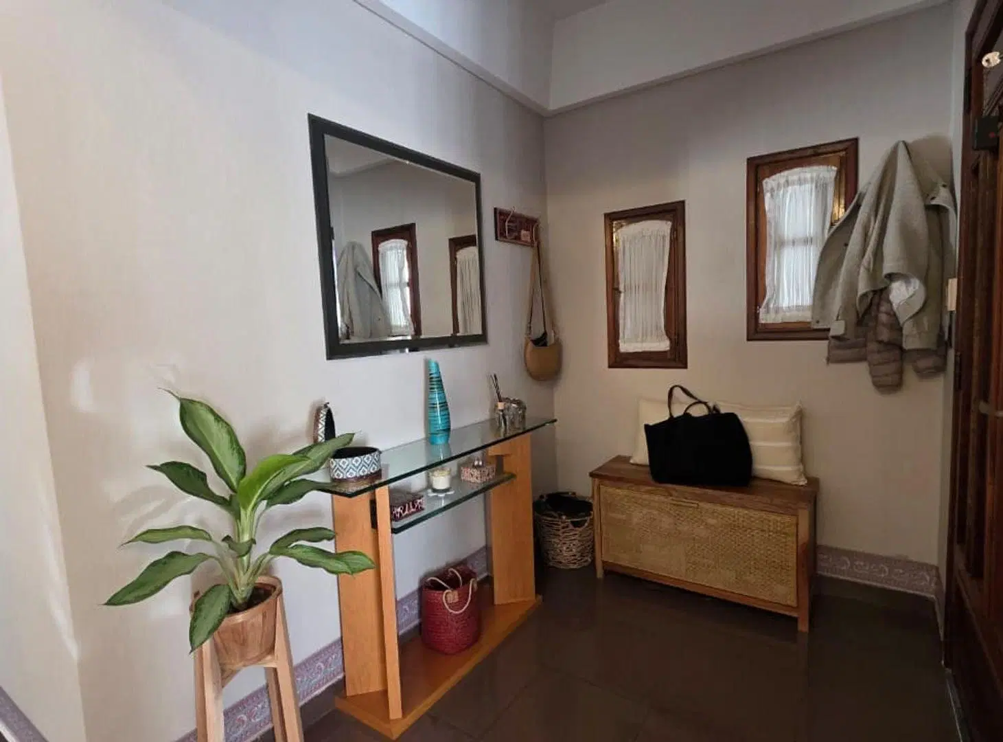 CASA EN VENTA FLORENCIO VARELA CON OFICINA 2