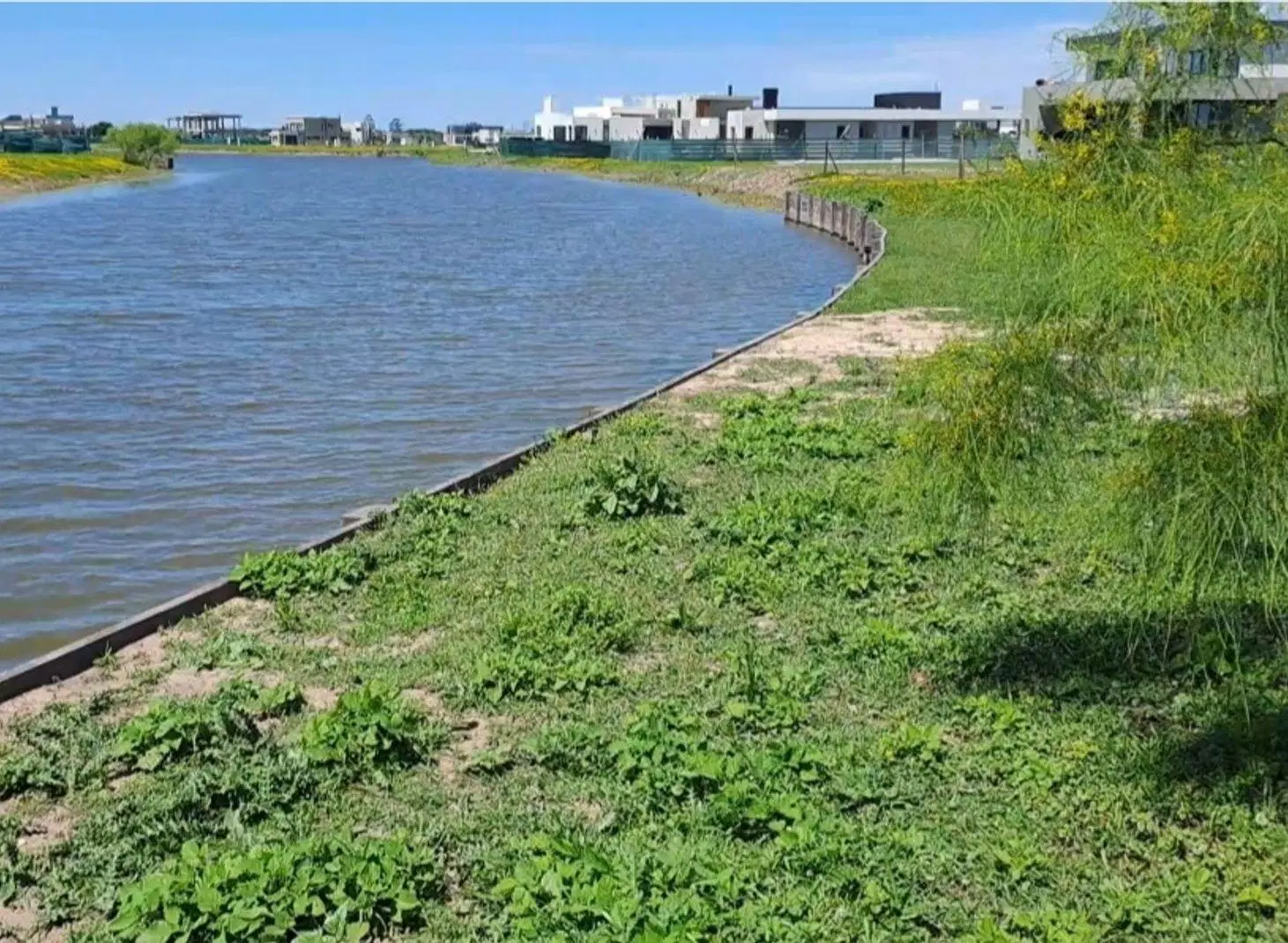 Venta Lote a la laguna en Sebastian Gaboto 3