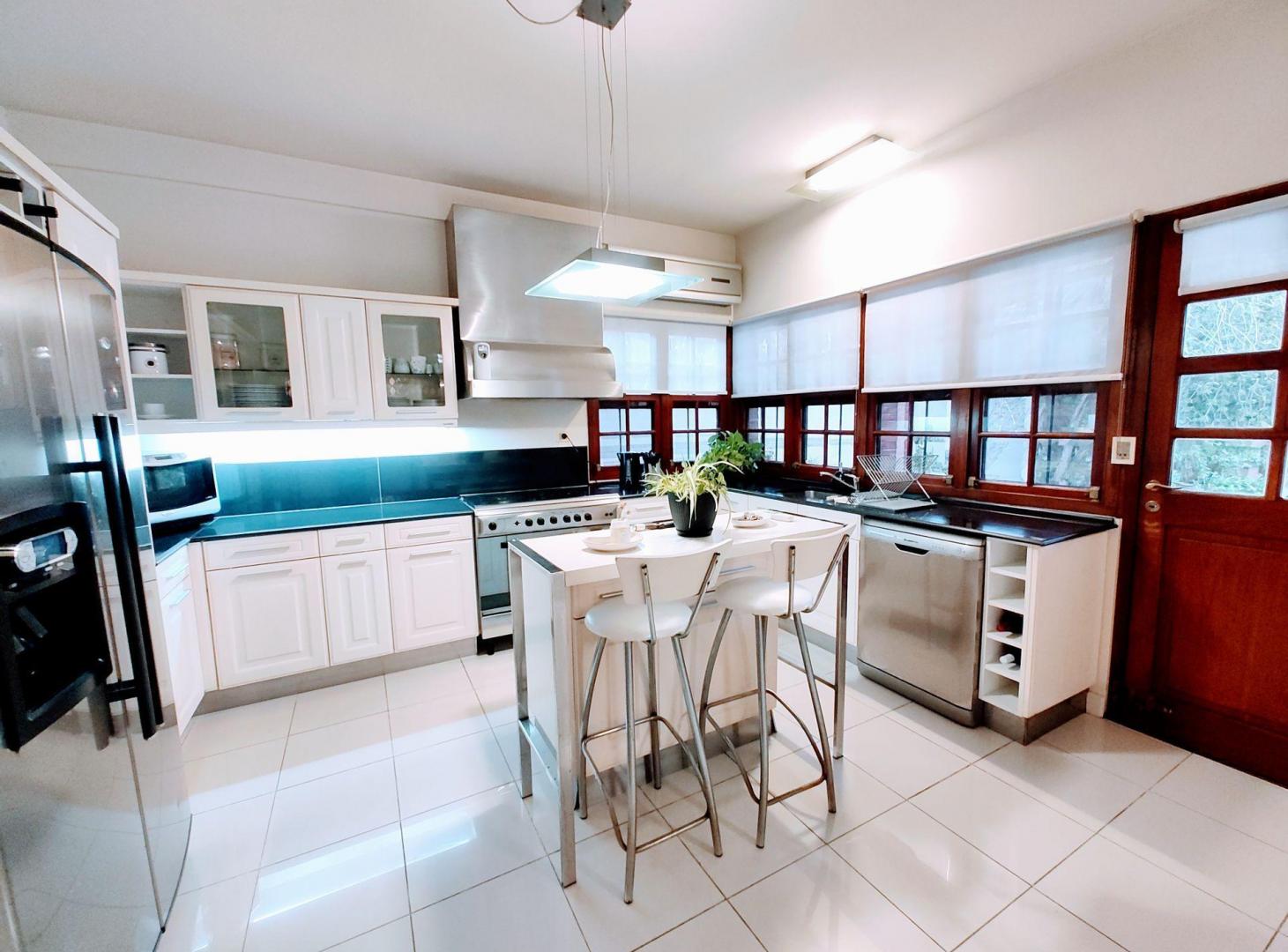 Foto de CASA EN QUILMES, 8 AMBIENTES. VENTA URGENTE, imagen 5