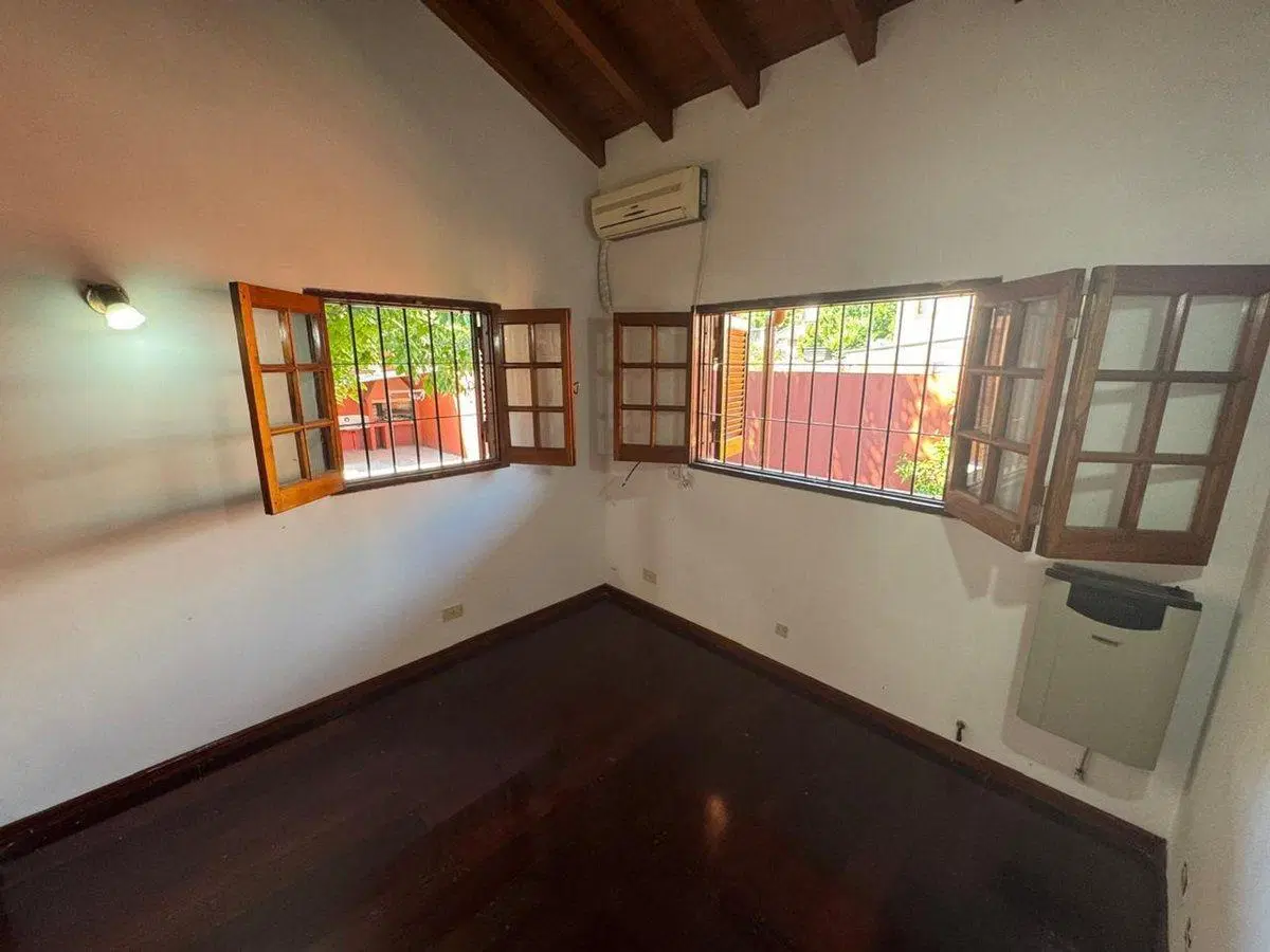 VENTA CASA EN FLORENCIO VARELA 4