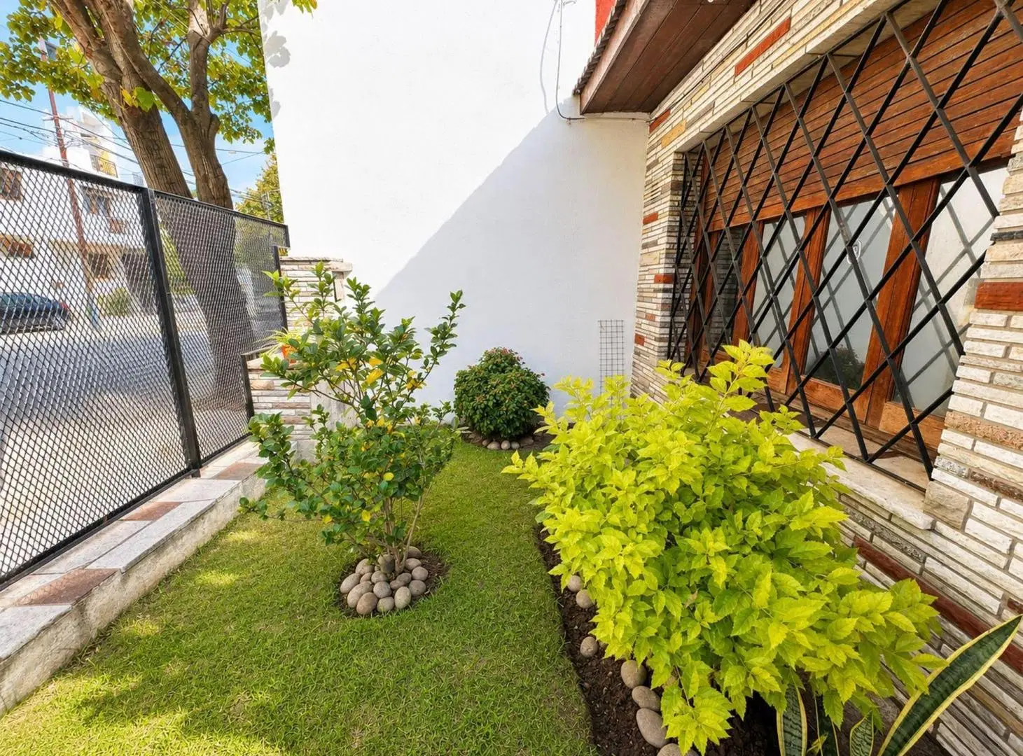 VENTA CASA 3 AMB JARDÍN Y COCHERA BERNAL CENTRO 4