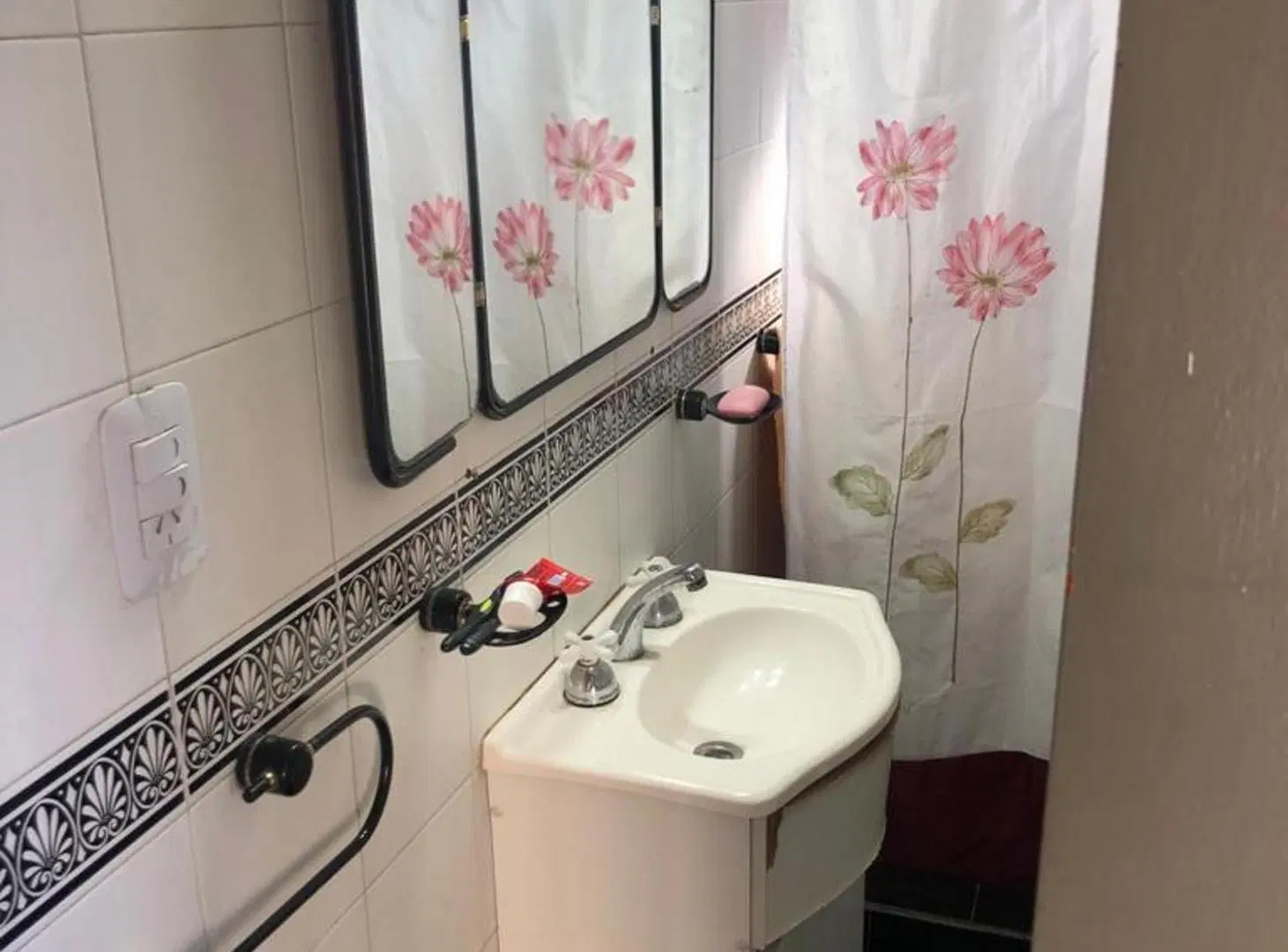 Casa 5 ambientes con cochera en Sarandi 8