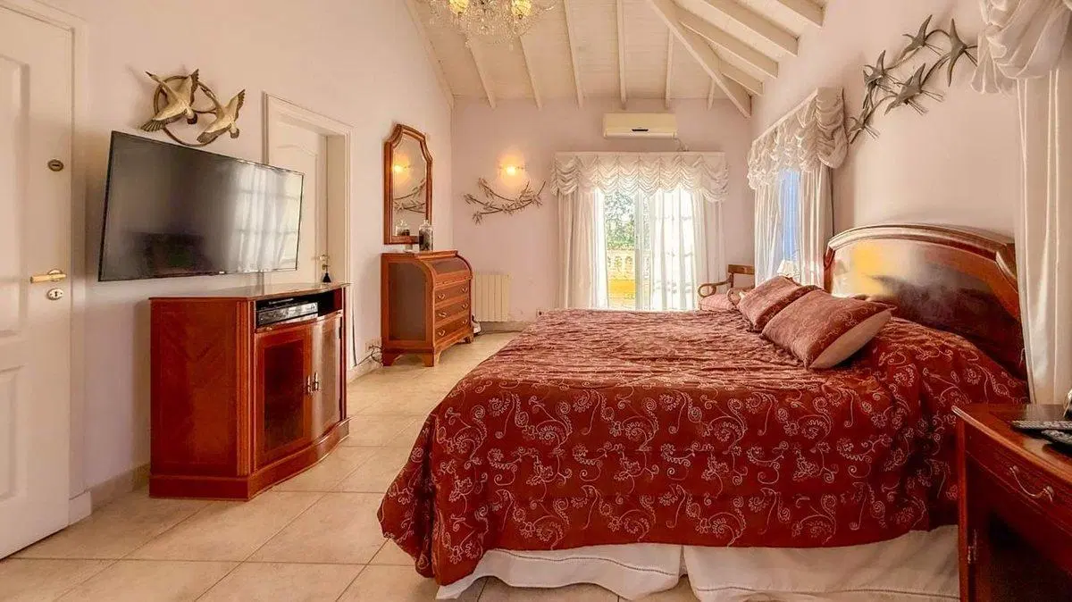 Casa en venta Abril Club de Campo 7amb Berazategui 4