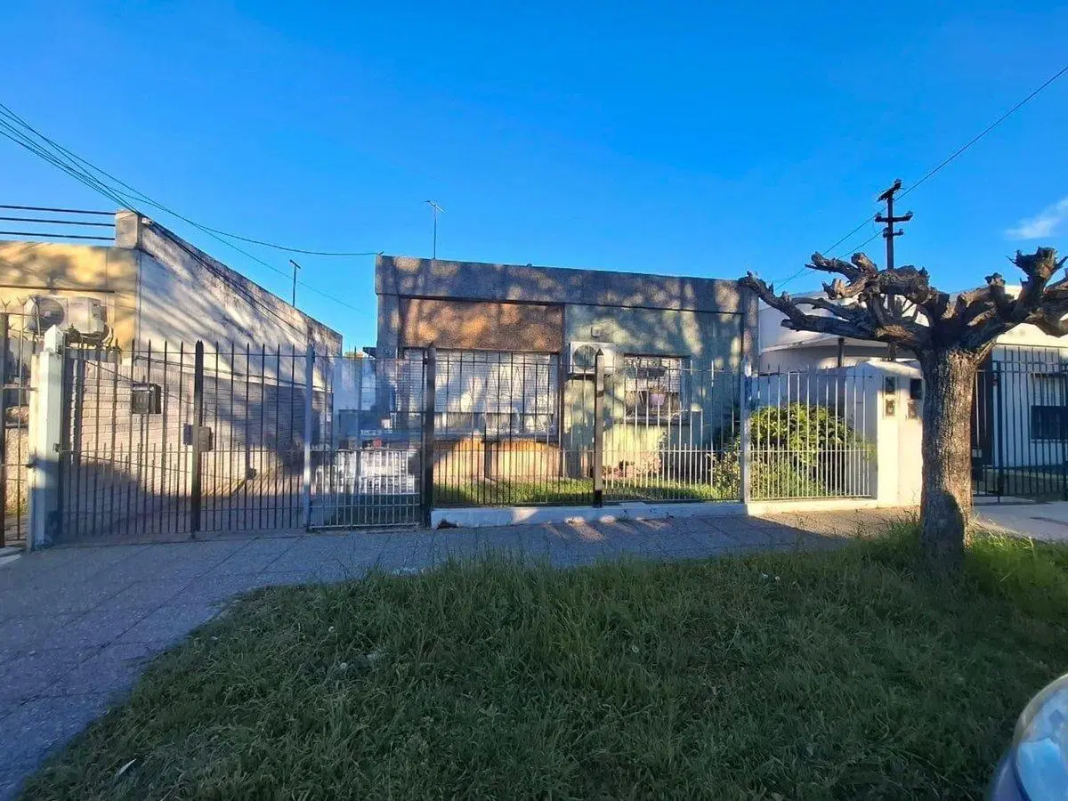 VENTA PH al frente, 3 amb.  patio terraza. Bernal 2