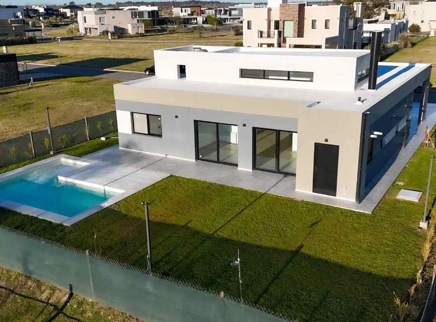 VENTA DE CASA A ESTRENAR EN SEBASTIAN GABOTO 5