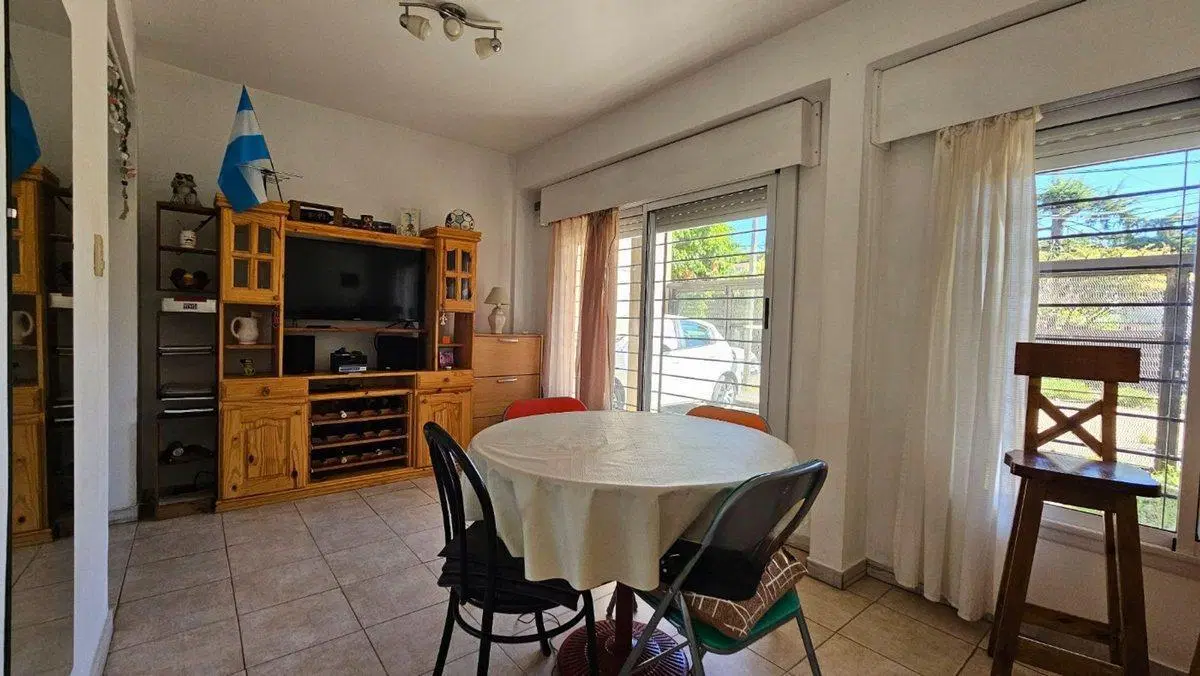 VENTA DEPARTAMENTO 2 AMBIENTES CON COCHERA BERNAL 2
