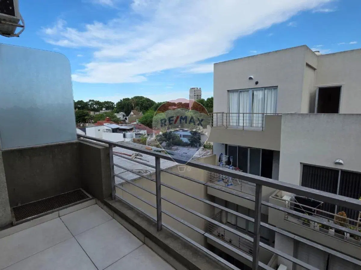 VENTA DEPTO BERNAL 8