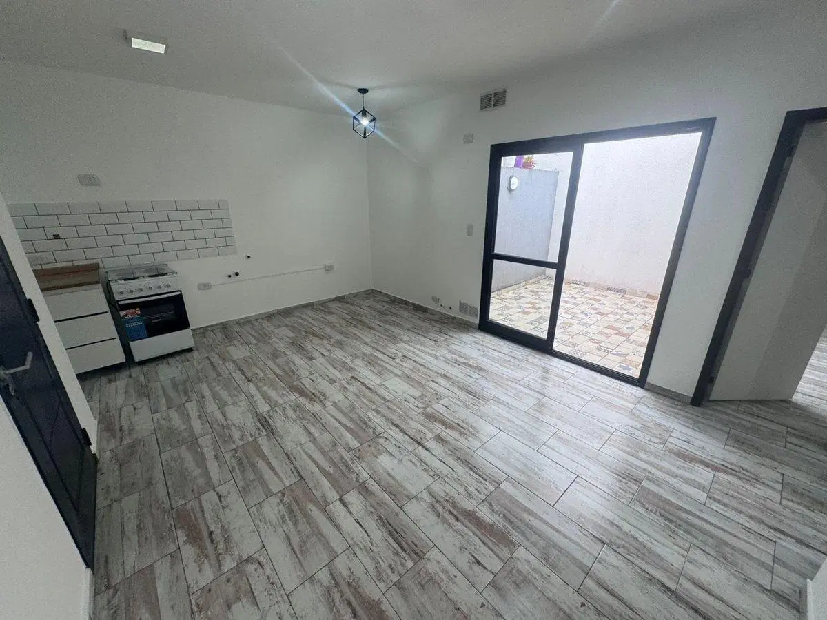 Venta PH Refaccionado Nuevo 2 ambientes Quilmes 3
