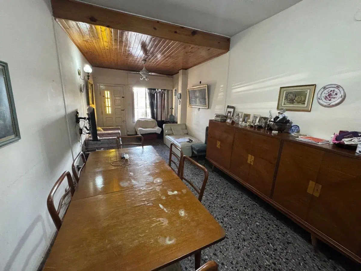 CASA 3 AMBIENTES  CON PATIO FLORENCIO VARELA 4