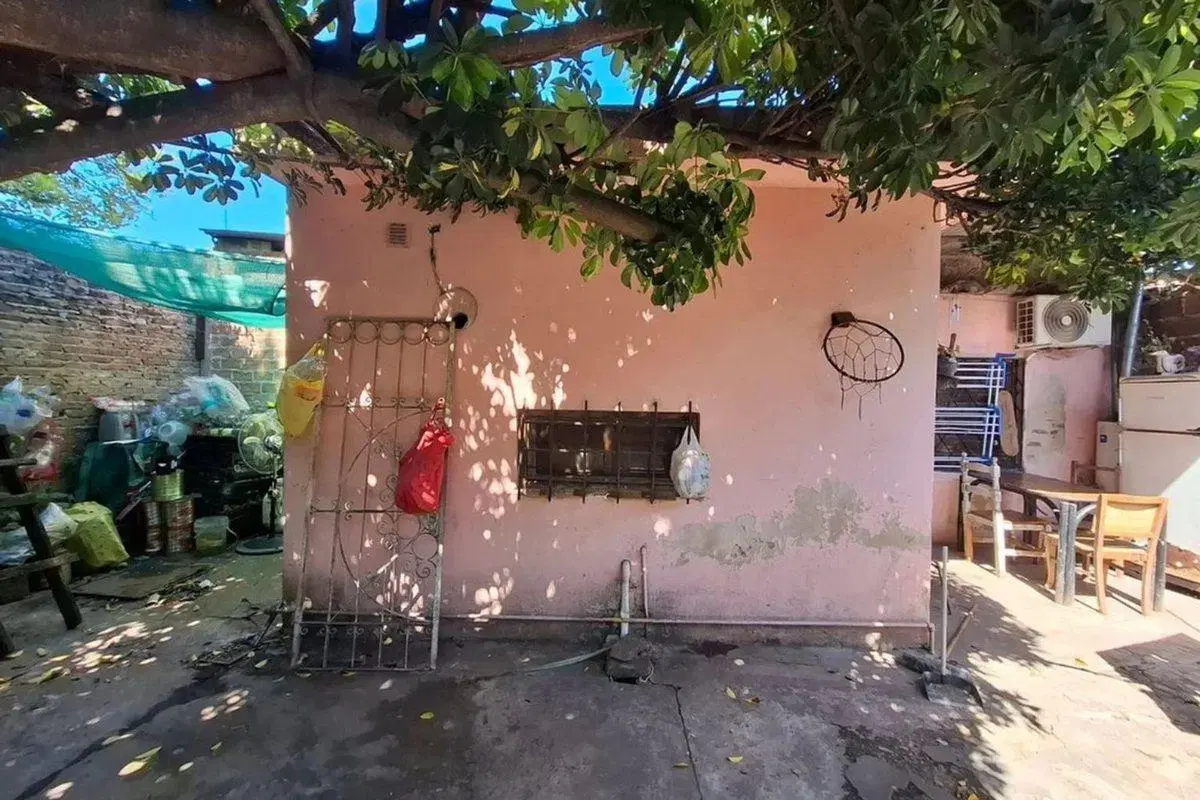 VENTA CASA 3 AMBIENTES CON PATIO EN EZPELETA 8