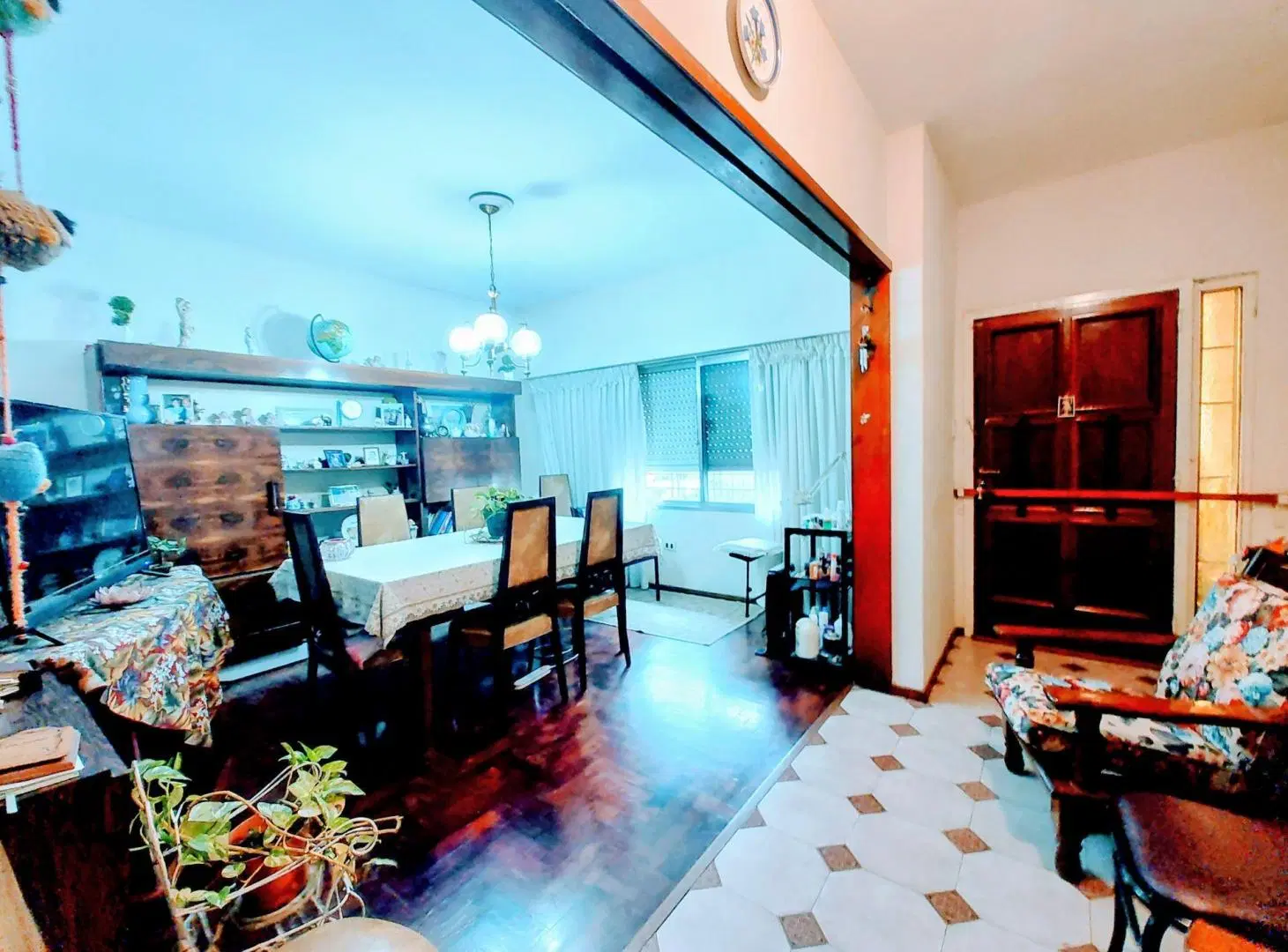 Casa para dos familias en Quilmes Oeste. Permuta 4