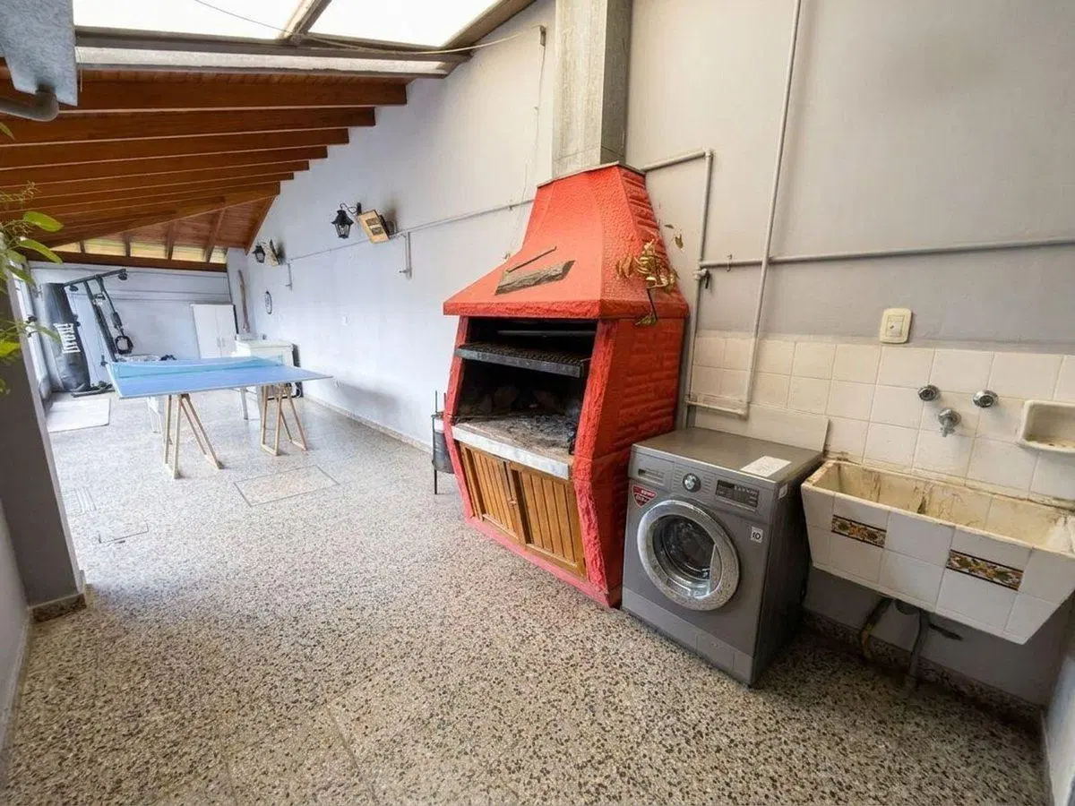 Casa en Venta 4 ambientes con pileta / Wilde 8